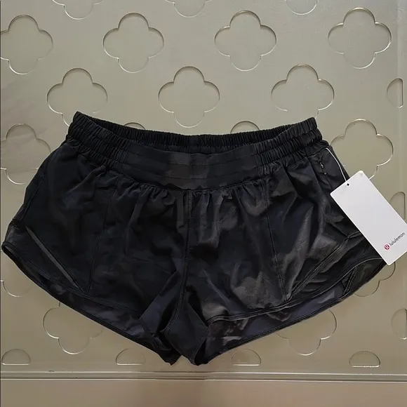 🆕 LULULEMON Hotty Hot LR Lined Short 2.5&quot; Lined  Black Size 12 NWT