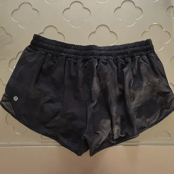 🆕 LULULEMON Hotty Hot LR Lined Short 2.5&quot; Lined  Black Size 12 NWT
