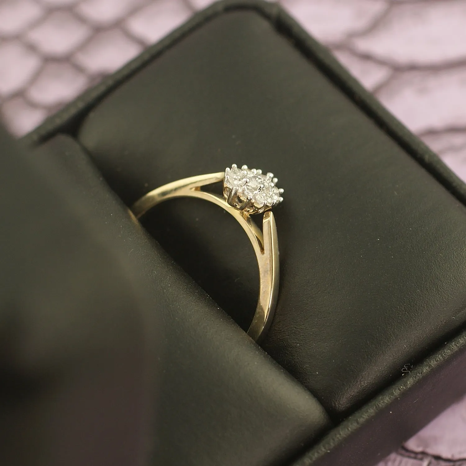 10K Gold 0.16 Carat Simple Diamond Engagement Ring