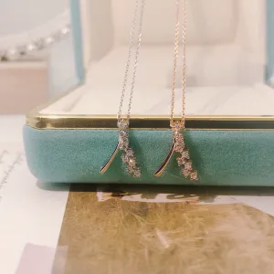 18K Gold 0.10ct Real Diamond Simple V-shape Pendant Necklace