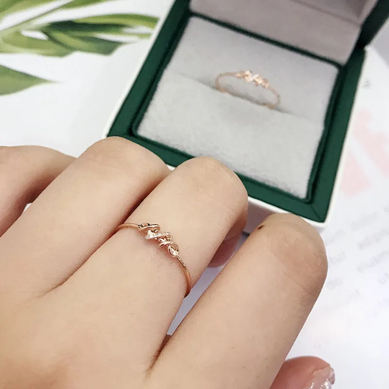 18K Gold Diamond Special-shaped Simple Diamond Ring Exclusively Handcrafted 0.015 Carat Natural Diamond (H-F Color, VS1-VS2 Clarity)