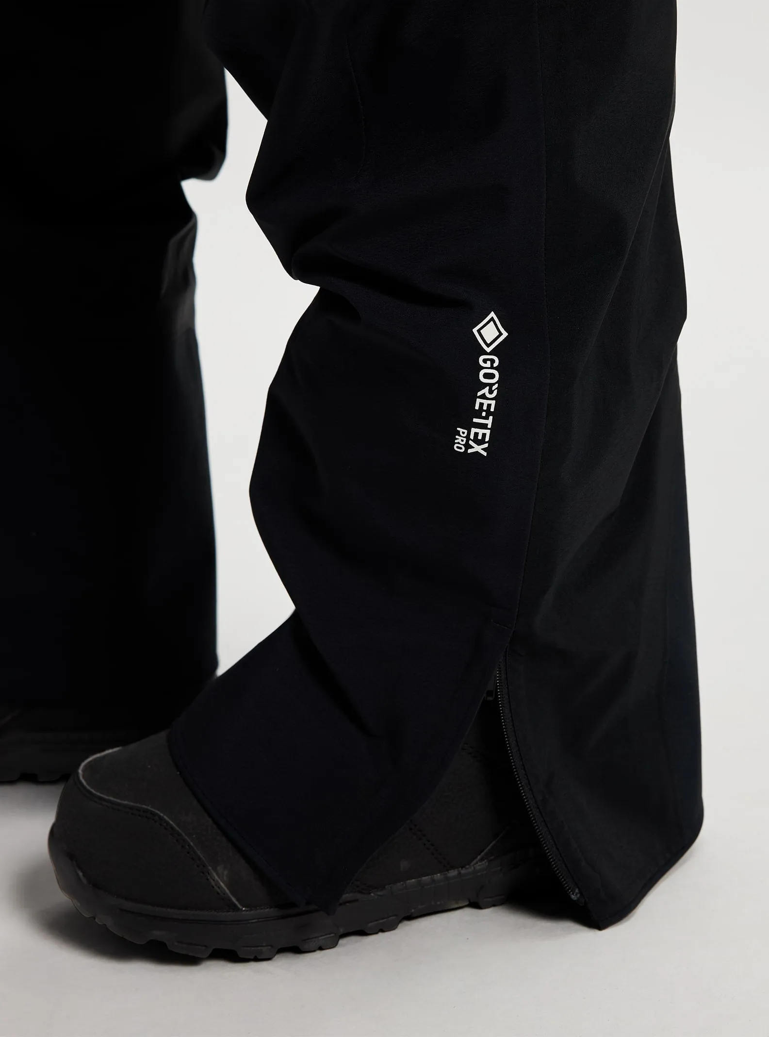 [ak] Japan GORE-TEX Pro Guide Hi-Top Snowboard Pant 2022