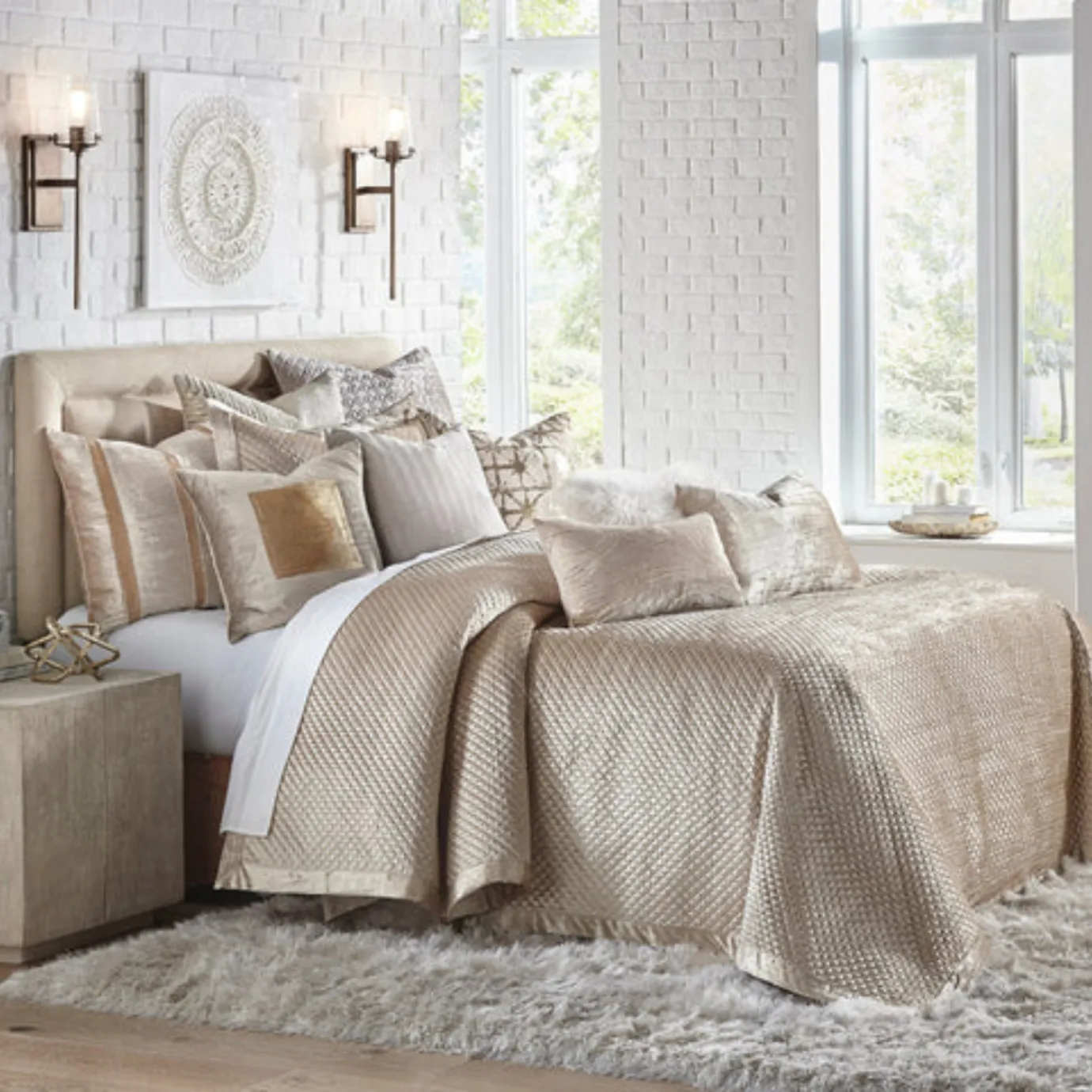 AMANI GOLD QUILT SET