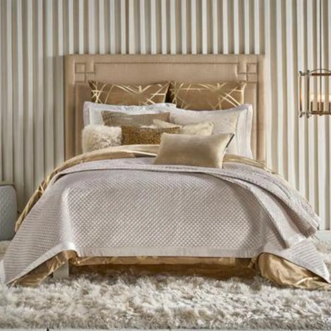 AMANI LIGHT BEIGE QUILT SET
