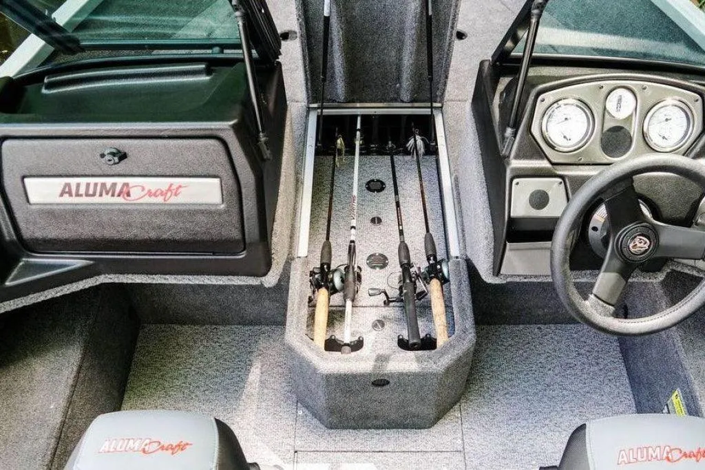 Barca aluminiu AlumaCraft Voyageur 175 Sport