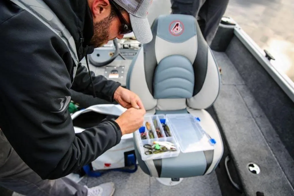 Barca aluminiu AlumaCraft Voyageur 175 Sport