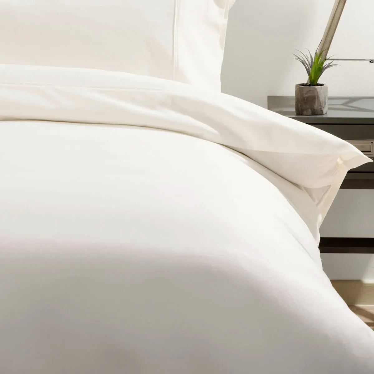 Belledorm 600TC Cotton Sateen Duvet Cover - Ivory