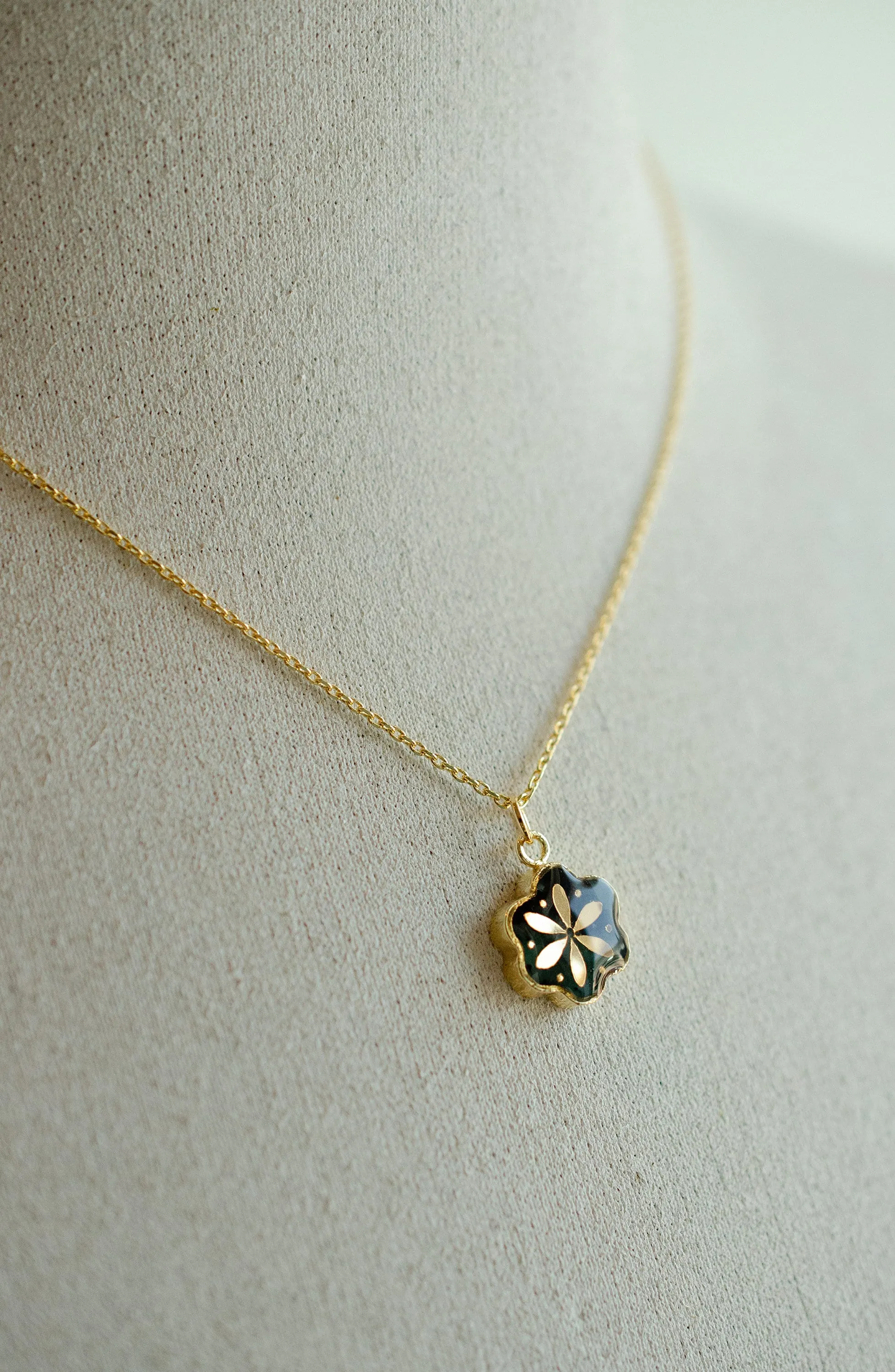 Birthstone Flower Necklace, Amethyst Necklace, Emerald Flower Necklace, Moonstone Necklace, layering Necklace, Dainty Flower Necklace
