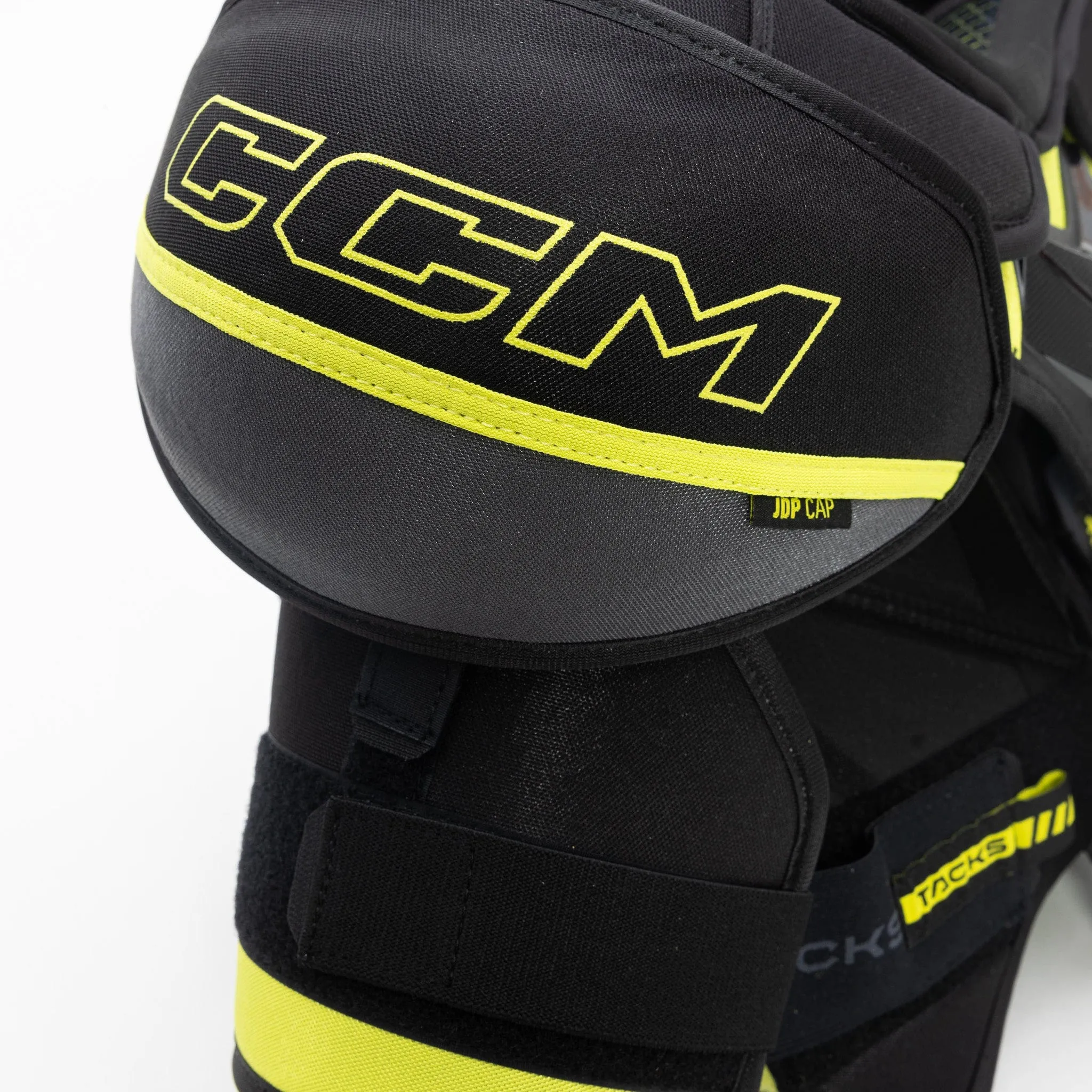 CCM Tacks XF80 Senior Hockey Shoulder Pads