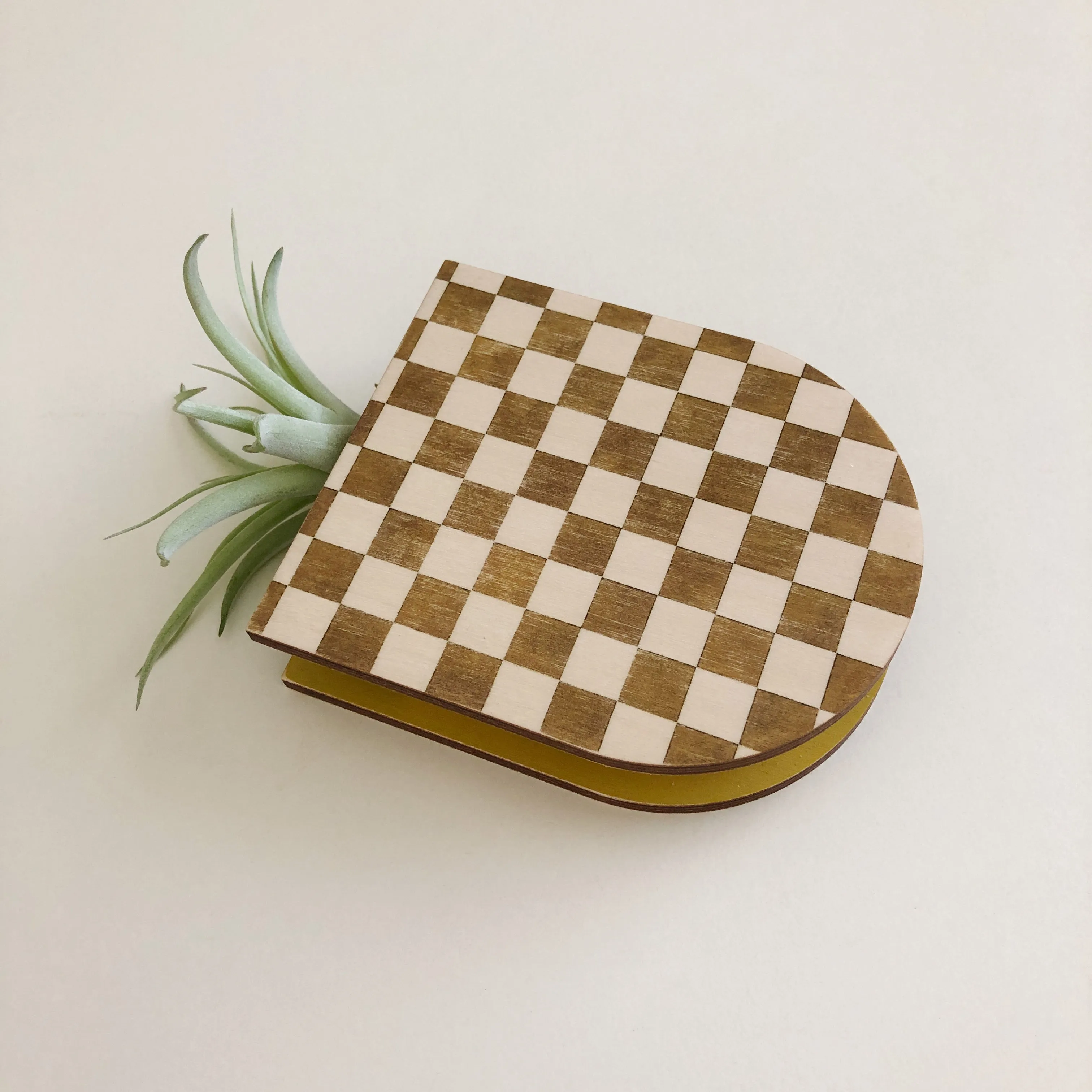 Checkered Pocket Wall Planter Vase