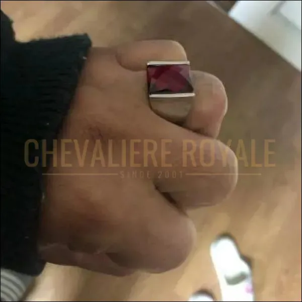 Chevalière homme en acier la pierre hexagonal de quartz métaphysique