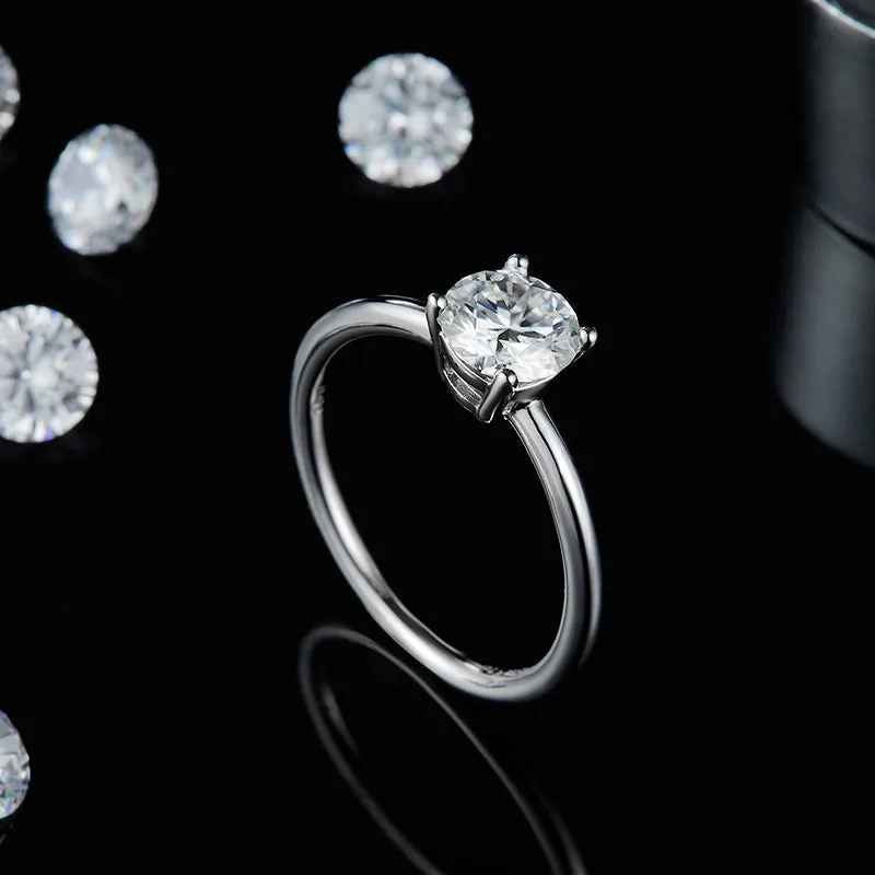 Classic Solitaire Round Cut 1ct Moissanite Ring