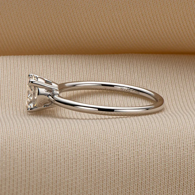 Classic Solitaire Round Cut 1ct Moissanite Ring