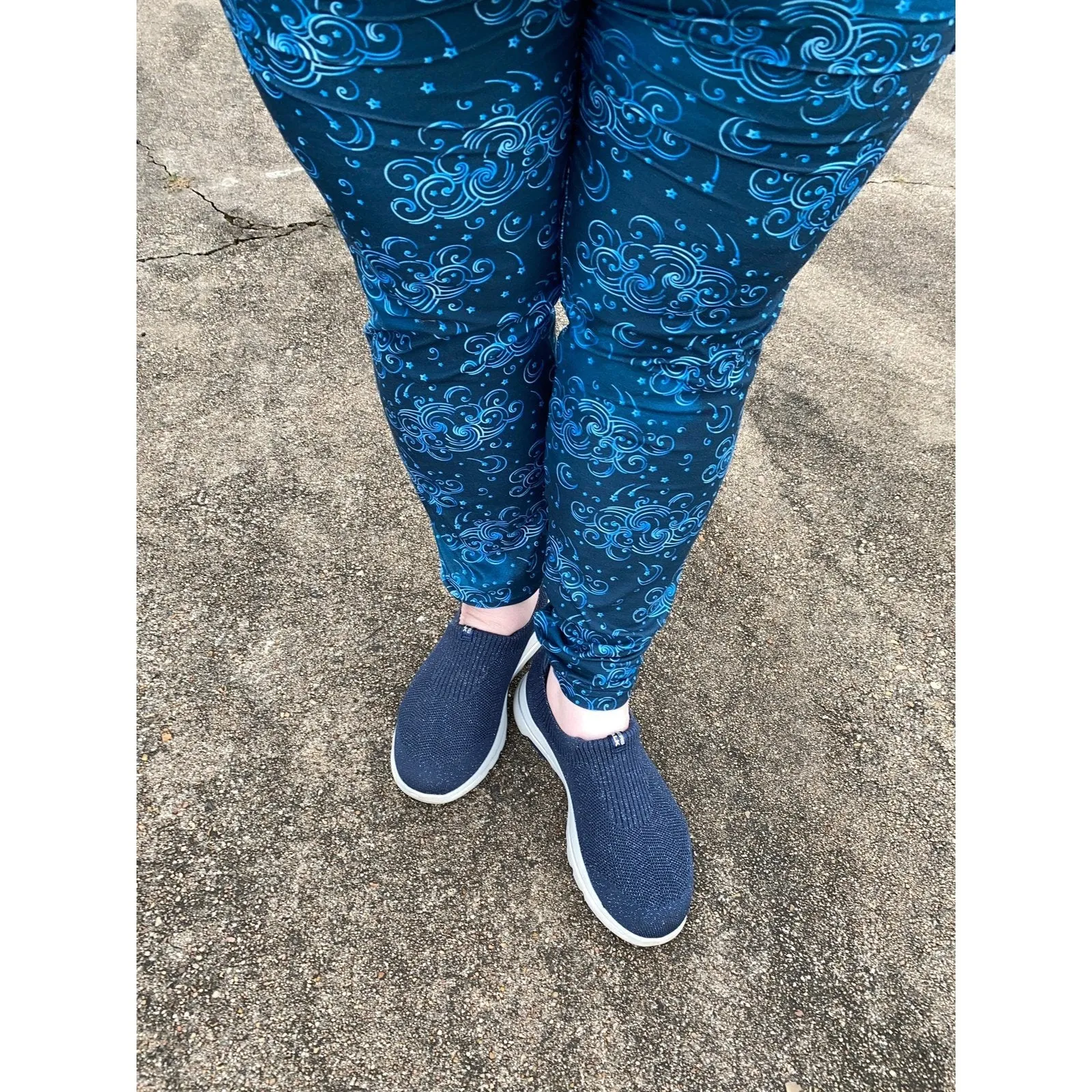 Cloud Leggings Capri Blue Sky with Pockets