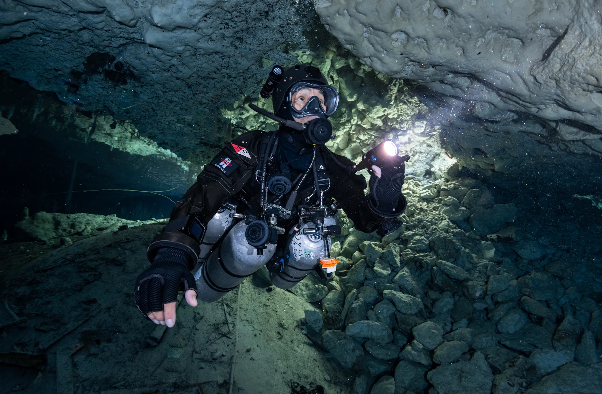 Condor 2100W diving light