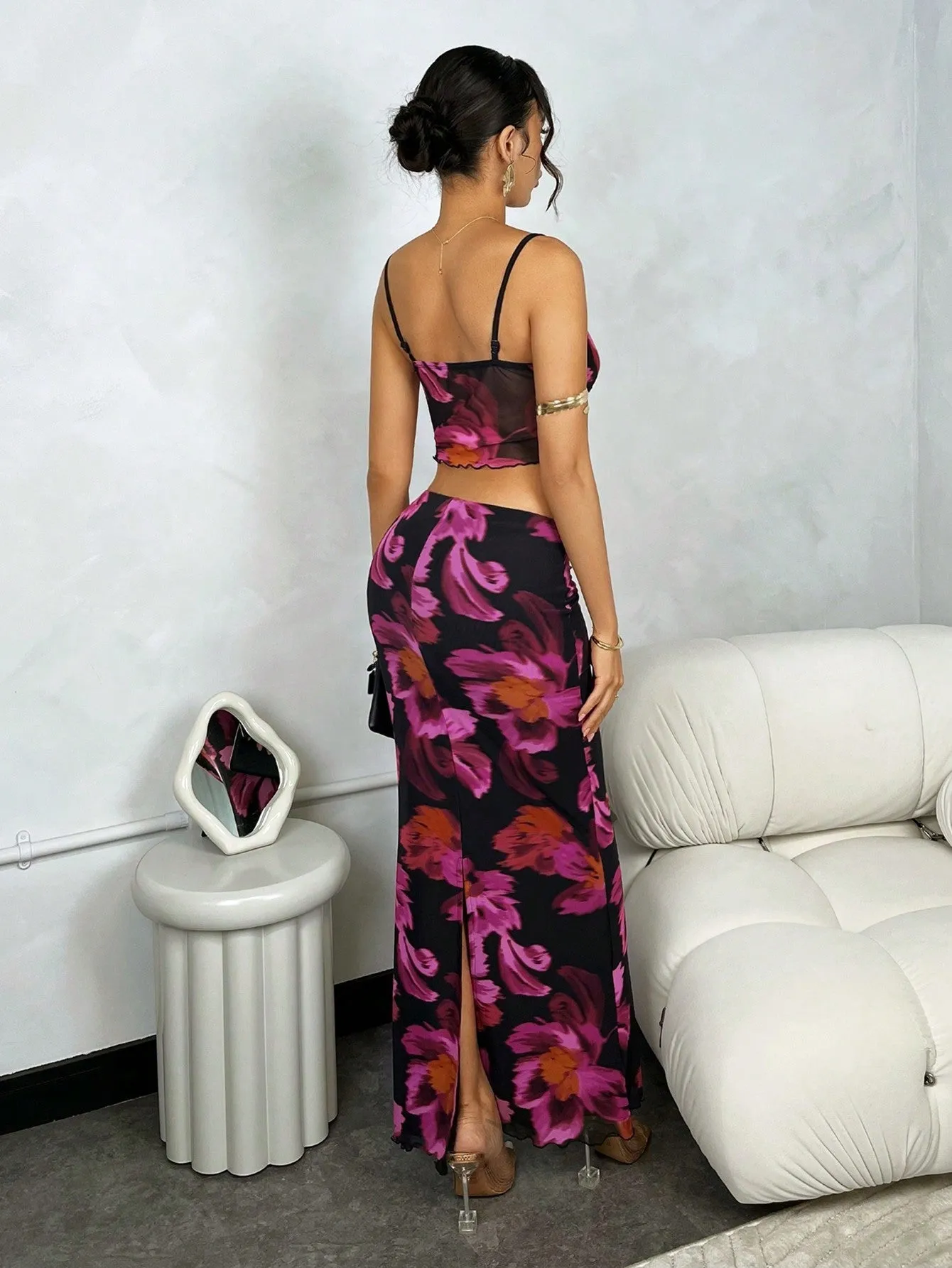 Conjunto Elegante de Top Cami y Falda Floral