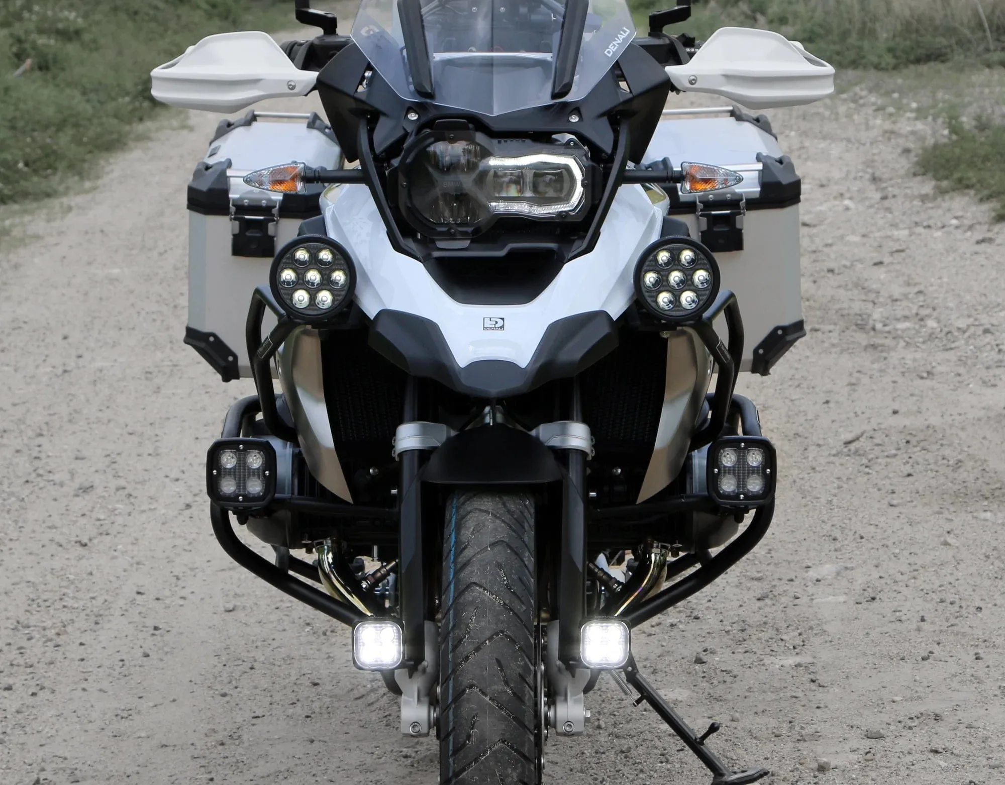 Denali S4 Led Light Pods met DataDim