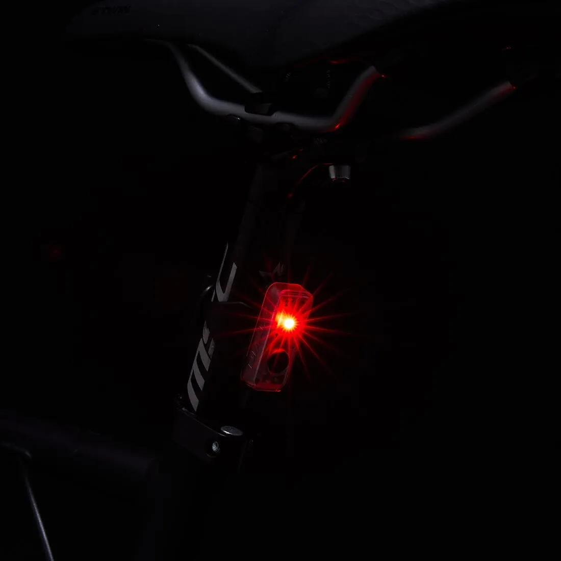 ECLAIRAGE  VELO LED CL 100 ARRIÈRE ROUGE USB.