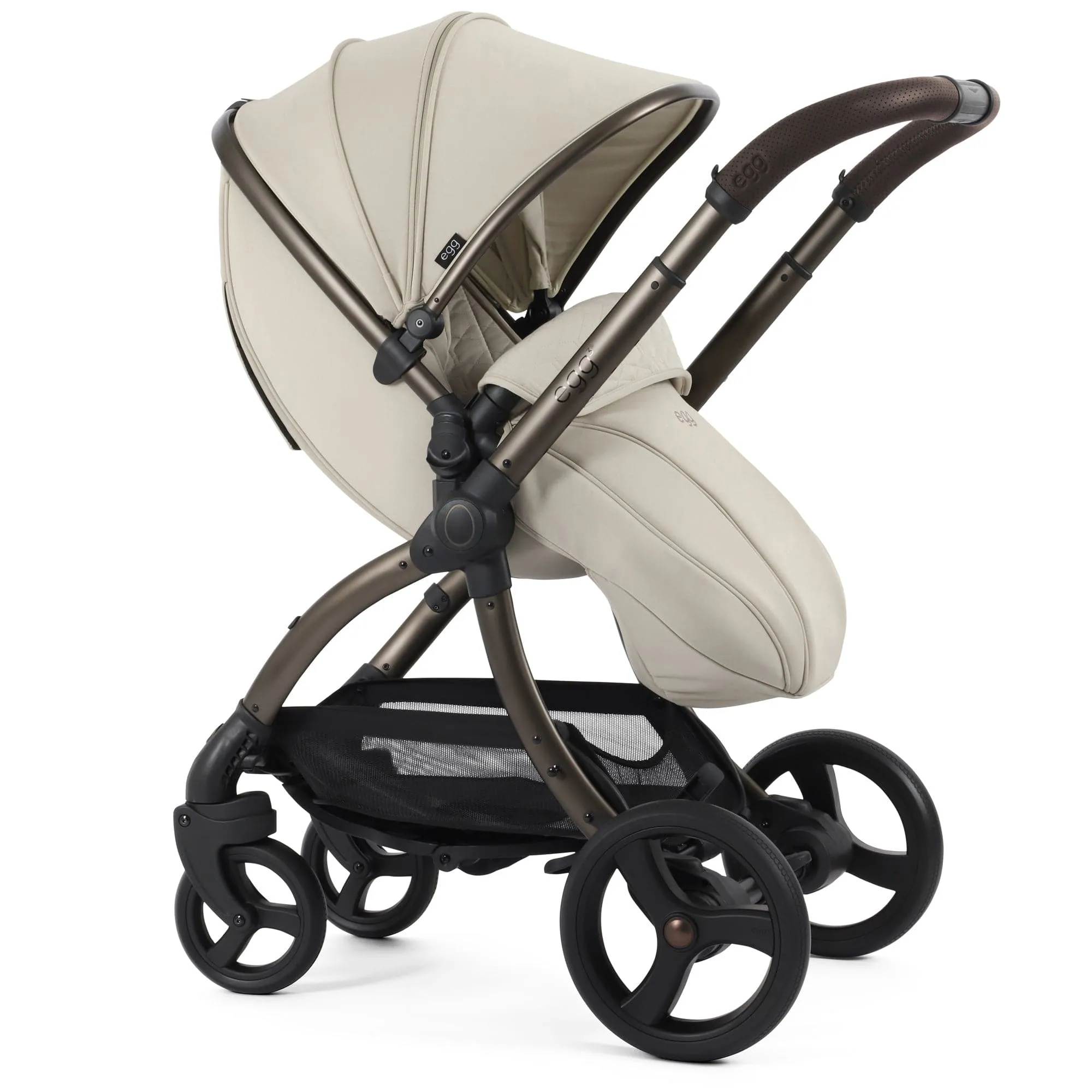 egg3 Luxury Maxi-Cosi Travel System Bundle in Cashmere