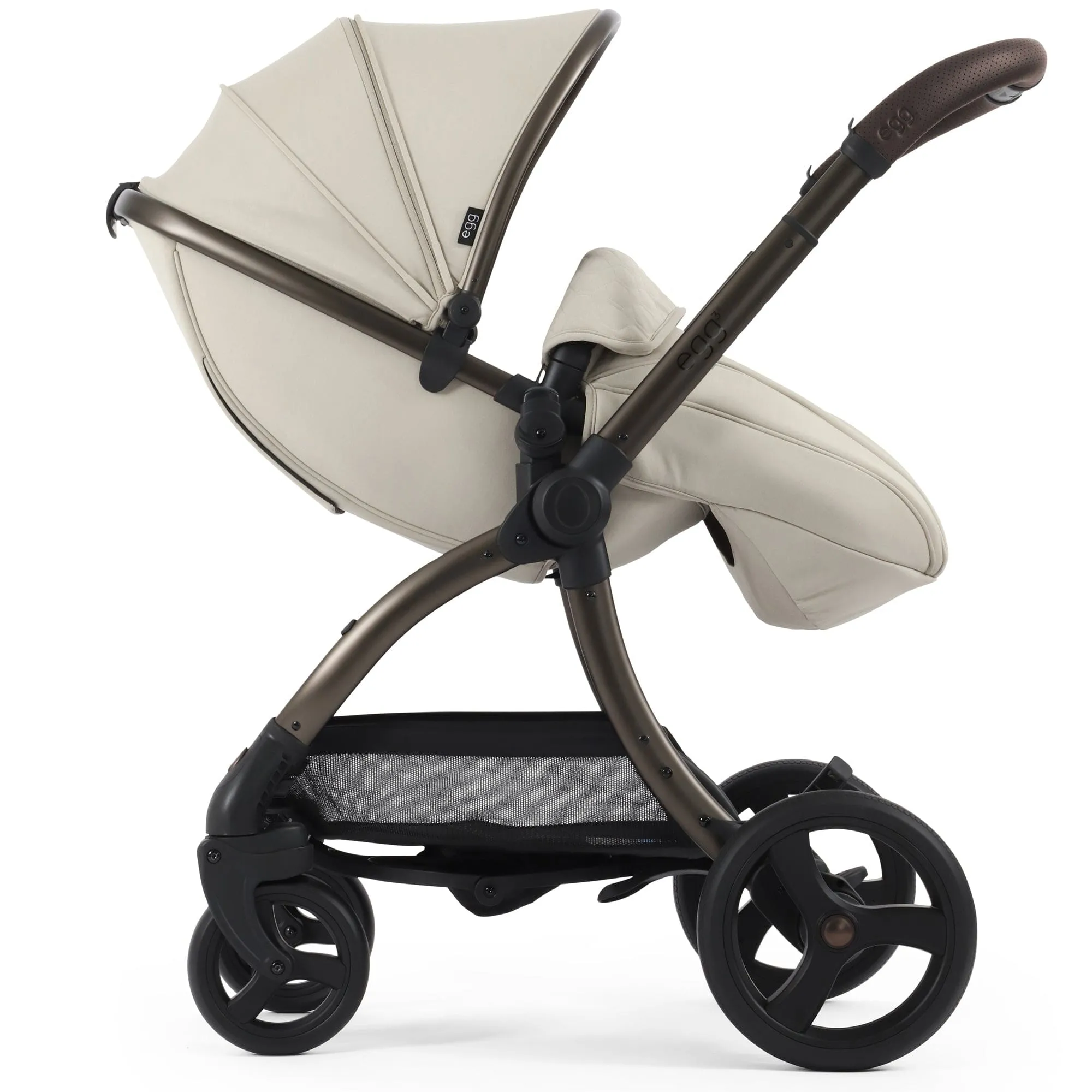 egg3 Luxury Maxi-Cosi Travel System Bundle in Cashmere