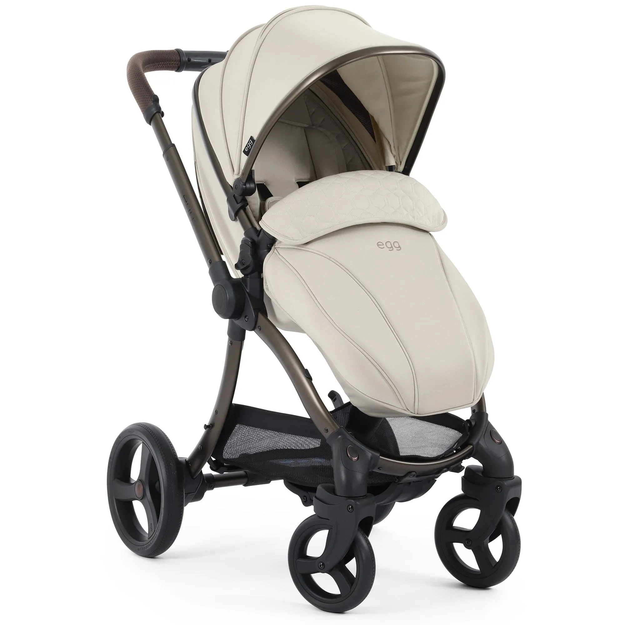 egg3 Luxury Maxi-Cosi Travel System Bundle in Cashmere