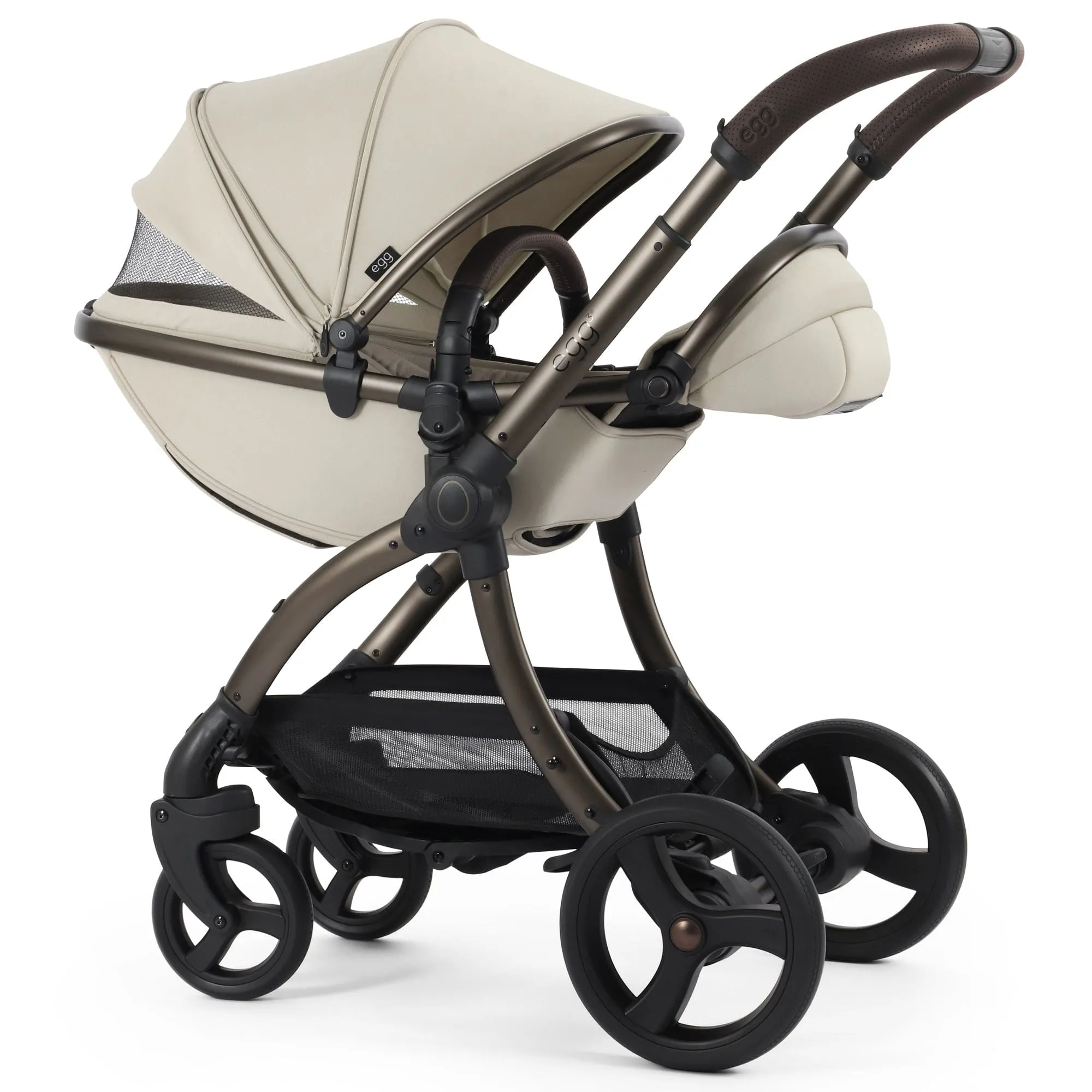 egg3 Luxury Maxi-Cosi Travel System Bundle in Cashmere