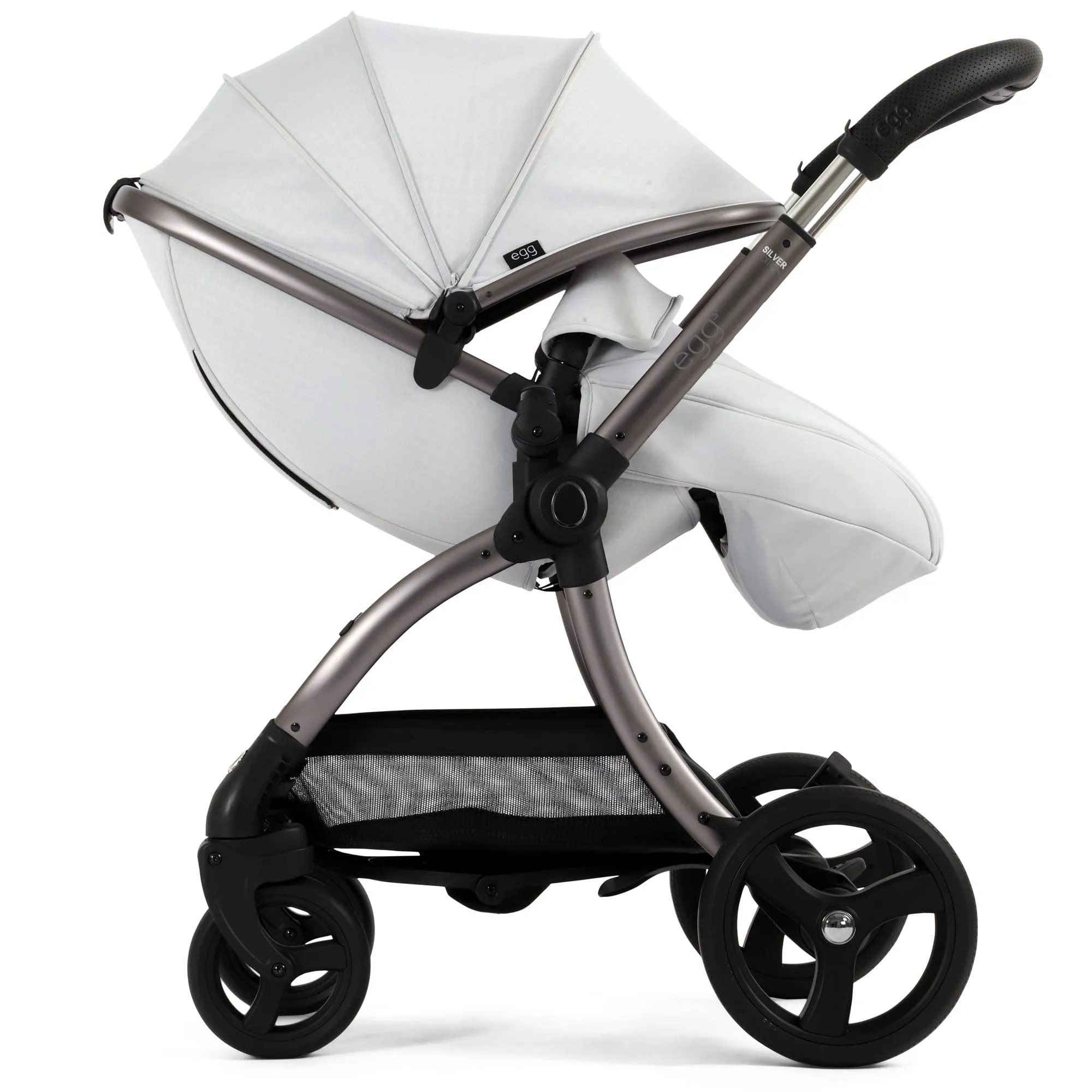 egg3 Luxury Maxi-Cosi Travel System Bundle in Houndstooth Silver