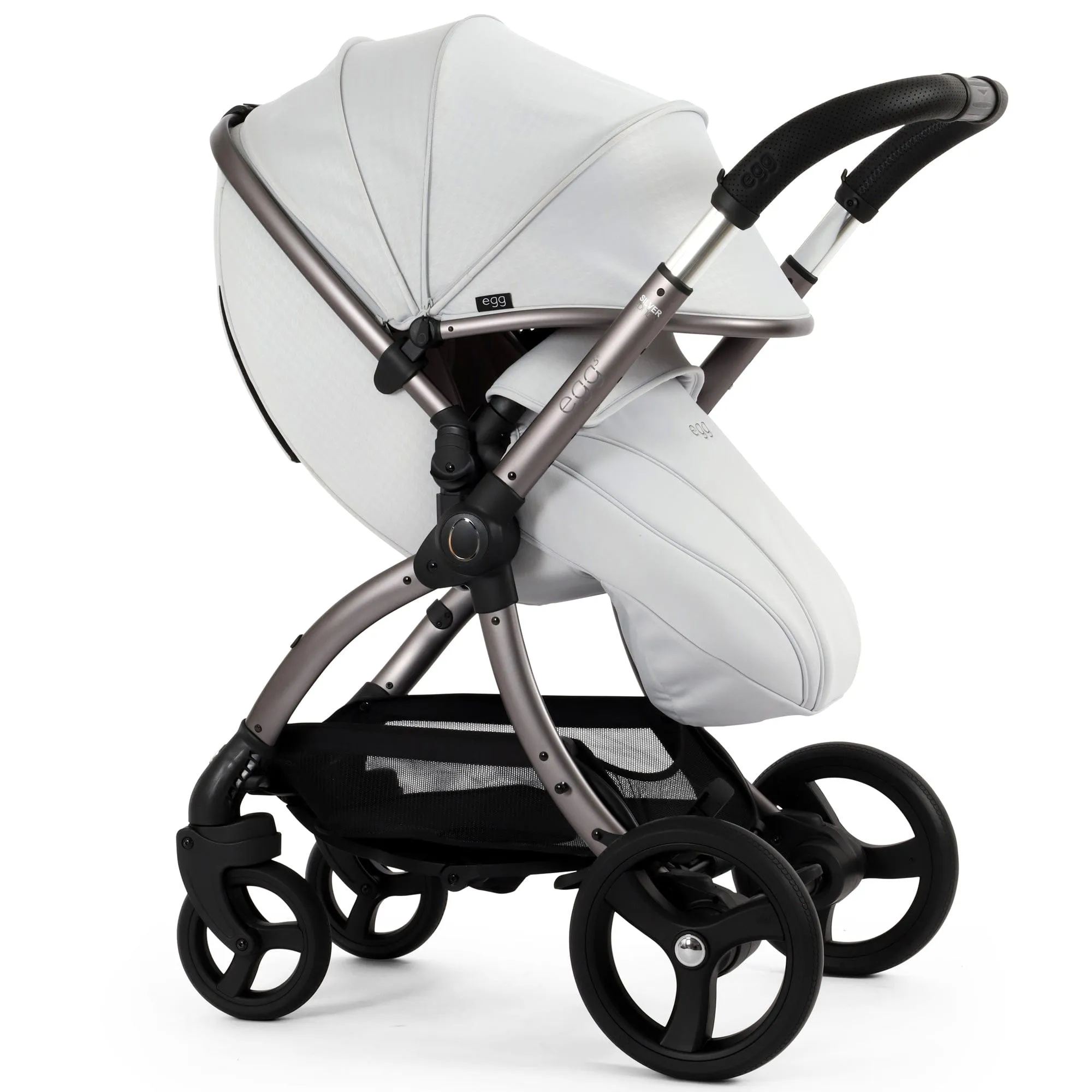 egg3 Luxury Maxi-Cosi Travel System Bundle in Houndstooth Silver
