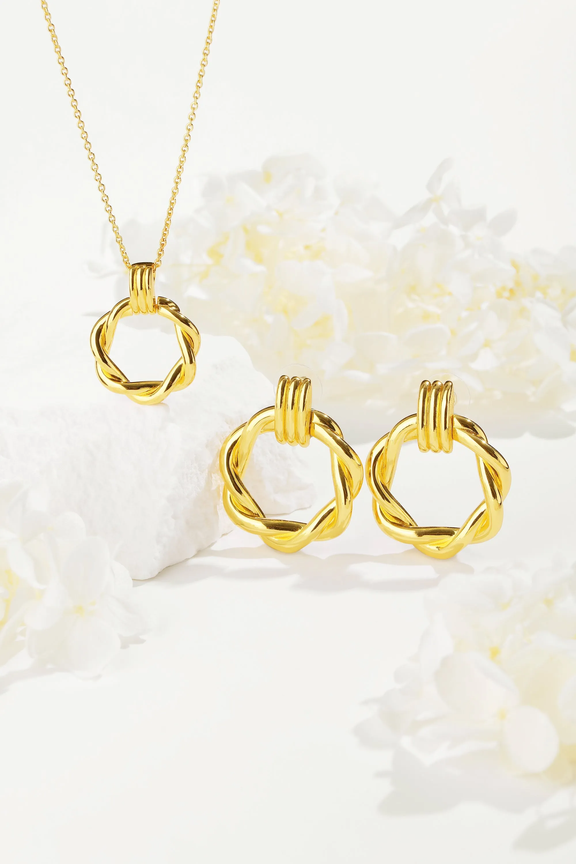 Eléa Twisted Hoop Earrings