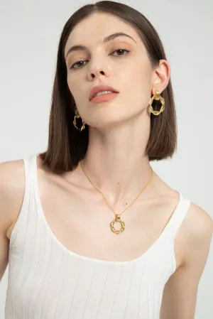 Eléa Twisted Hoop Pendant Necklace