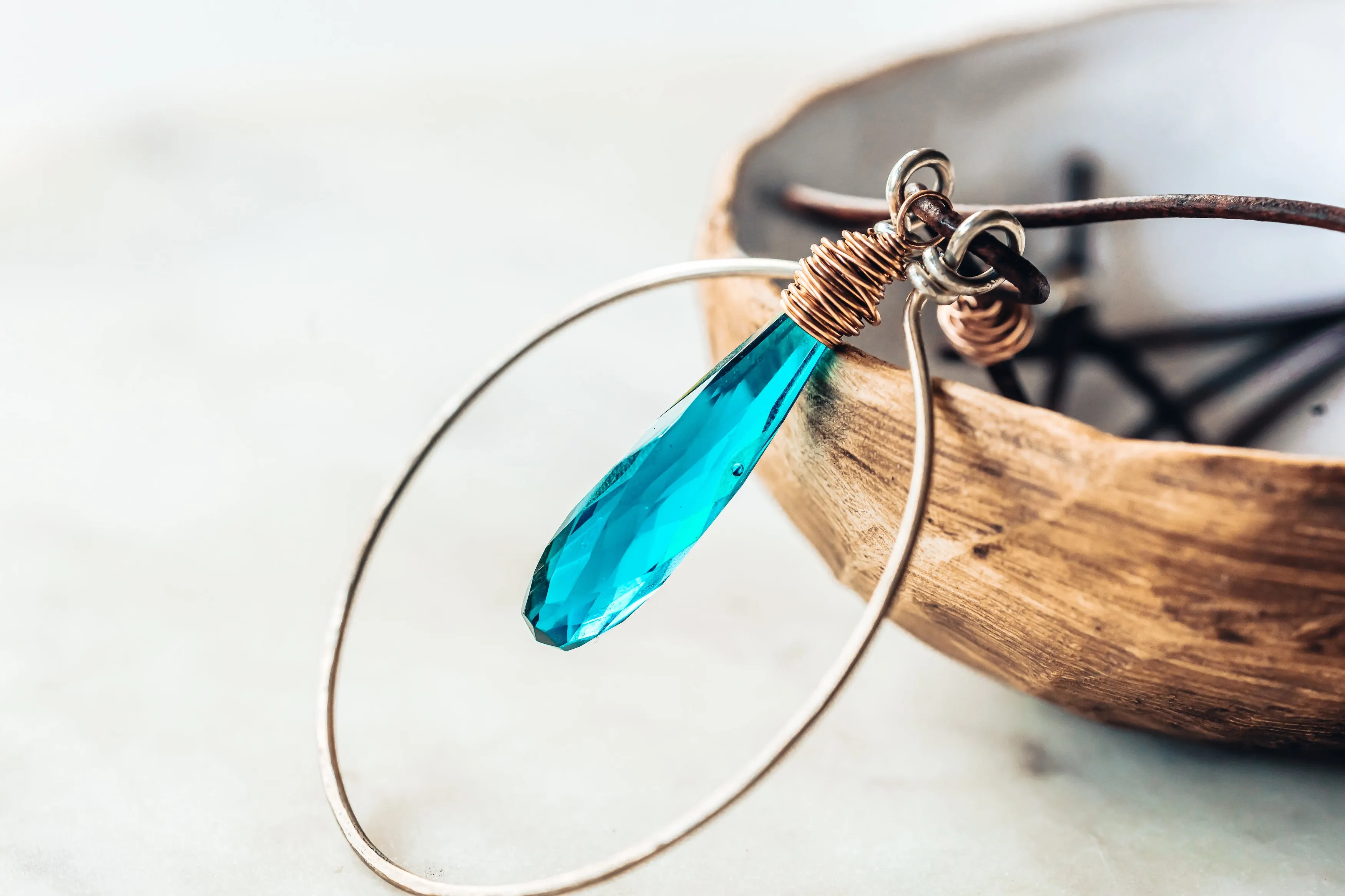 Faceted Drop Textured Sterling Silver Circle Leather Necklace