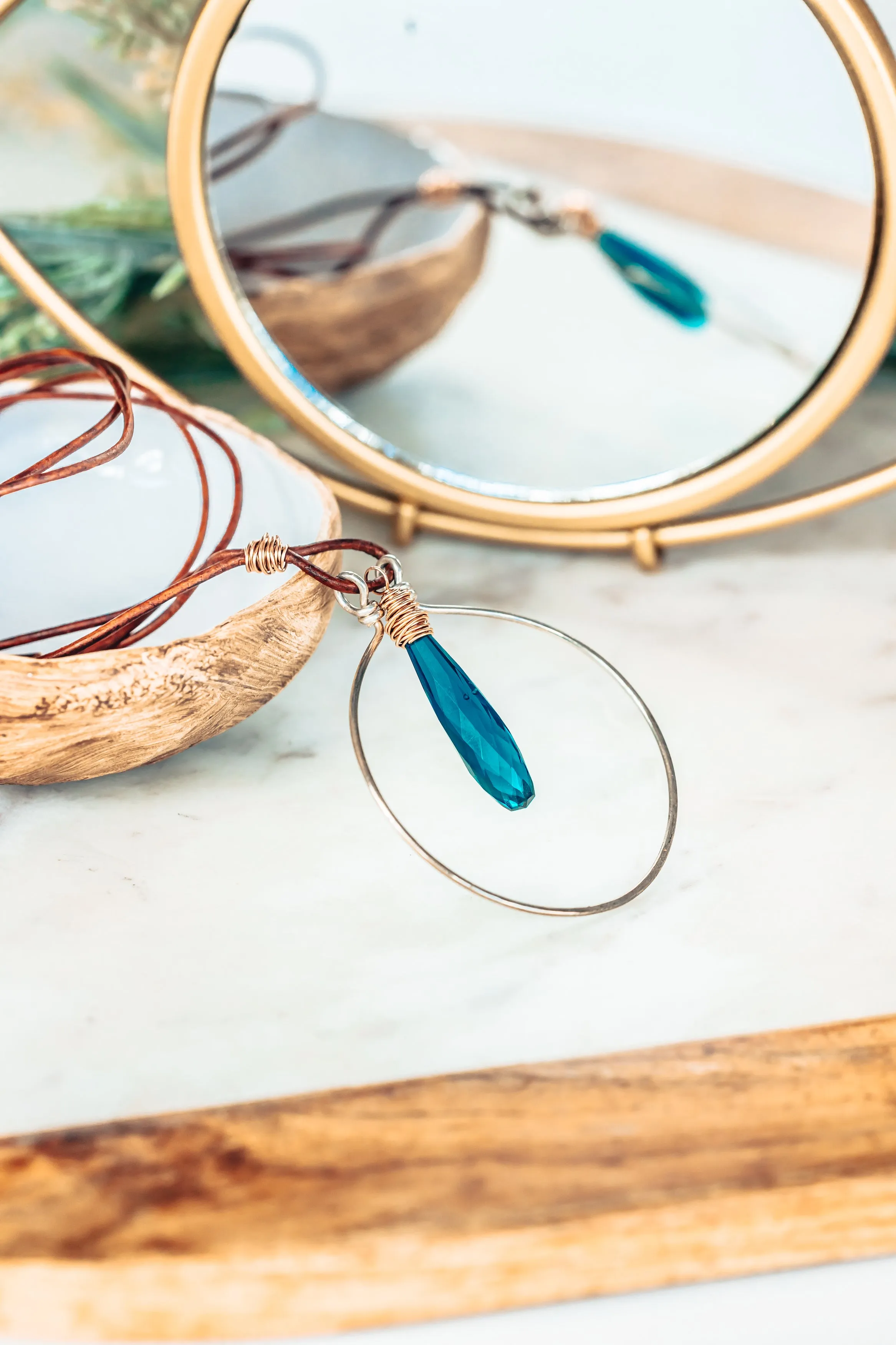 Faceted Drop Textured Sterling Silver Circle Leather Necklace
