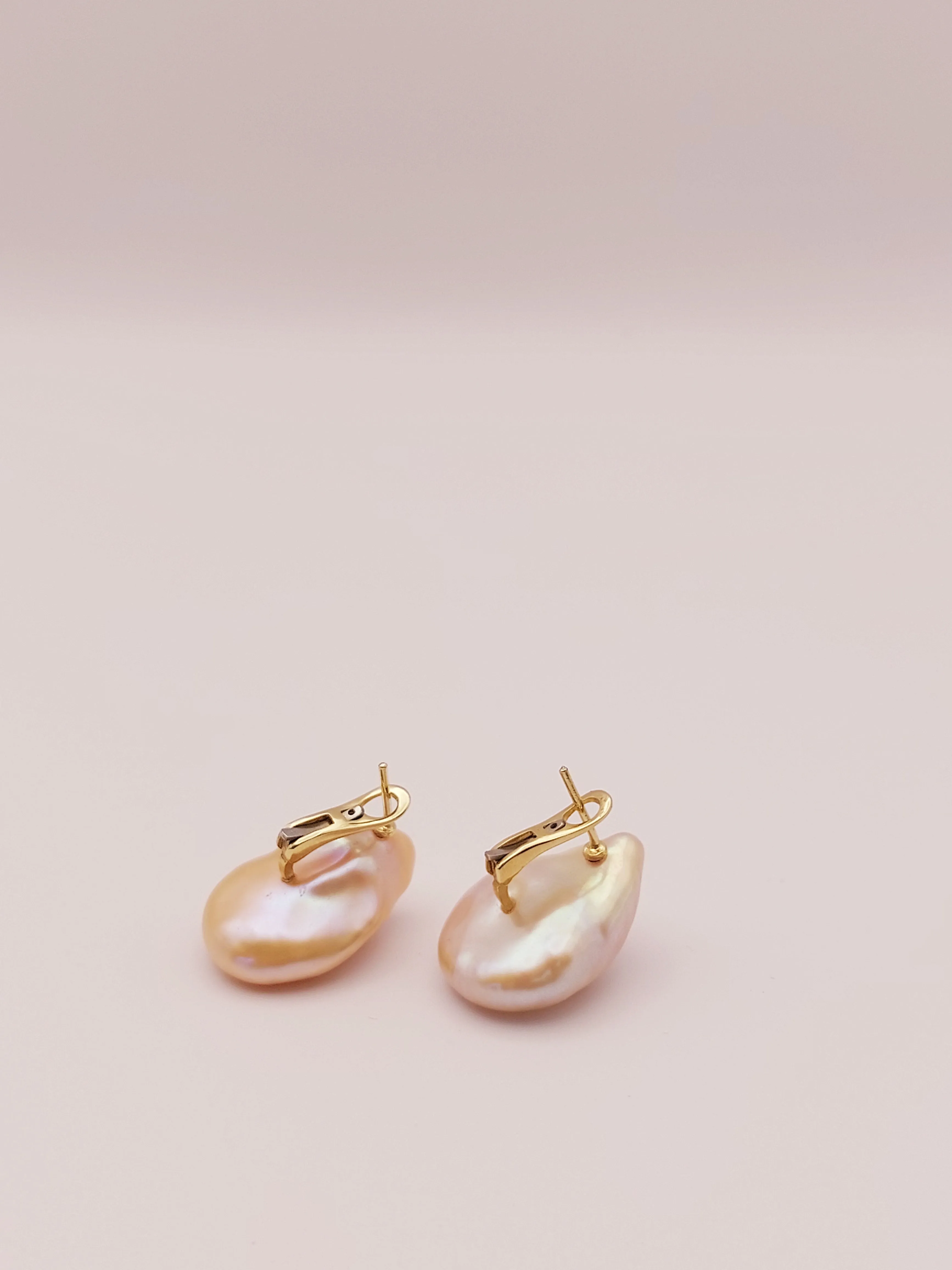Freshwater Baroque Earring