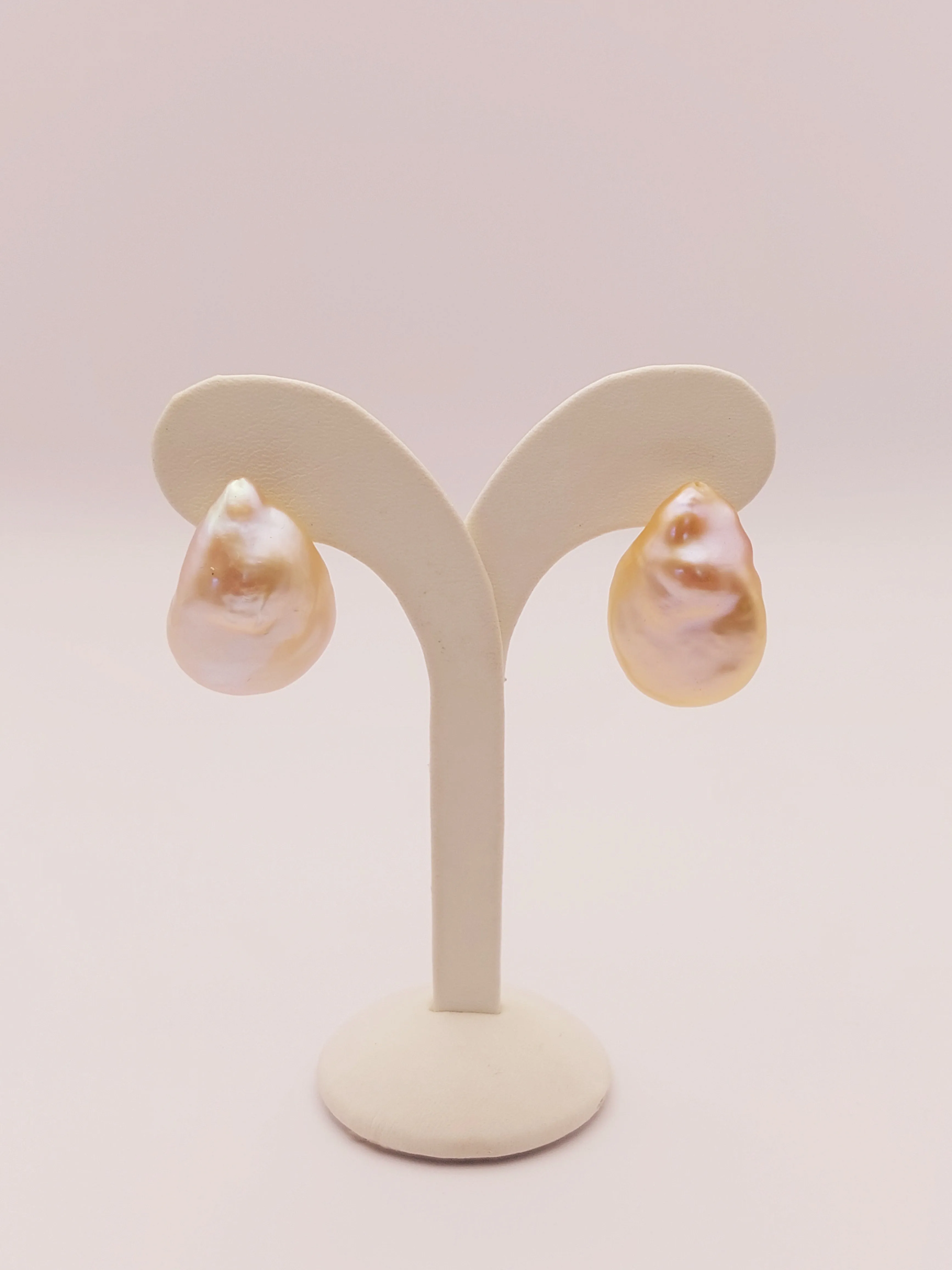 Freshwater Baroque Earring