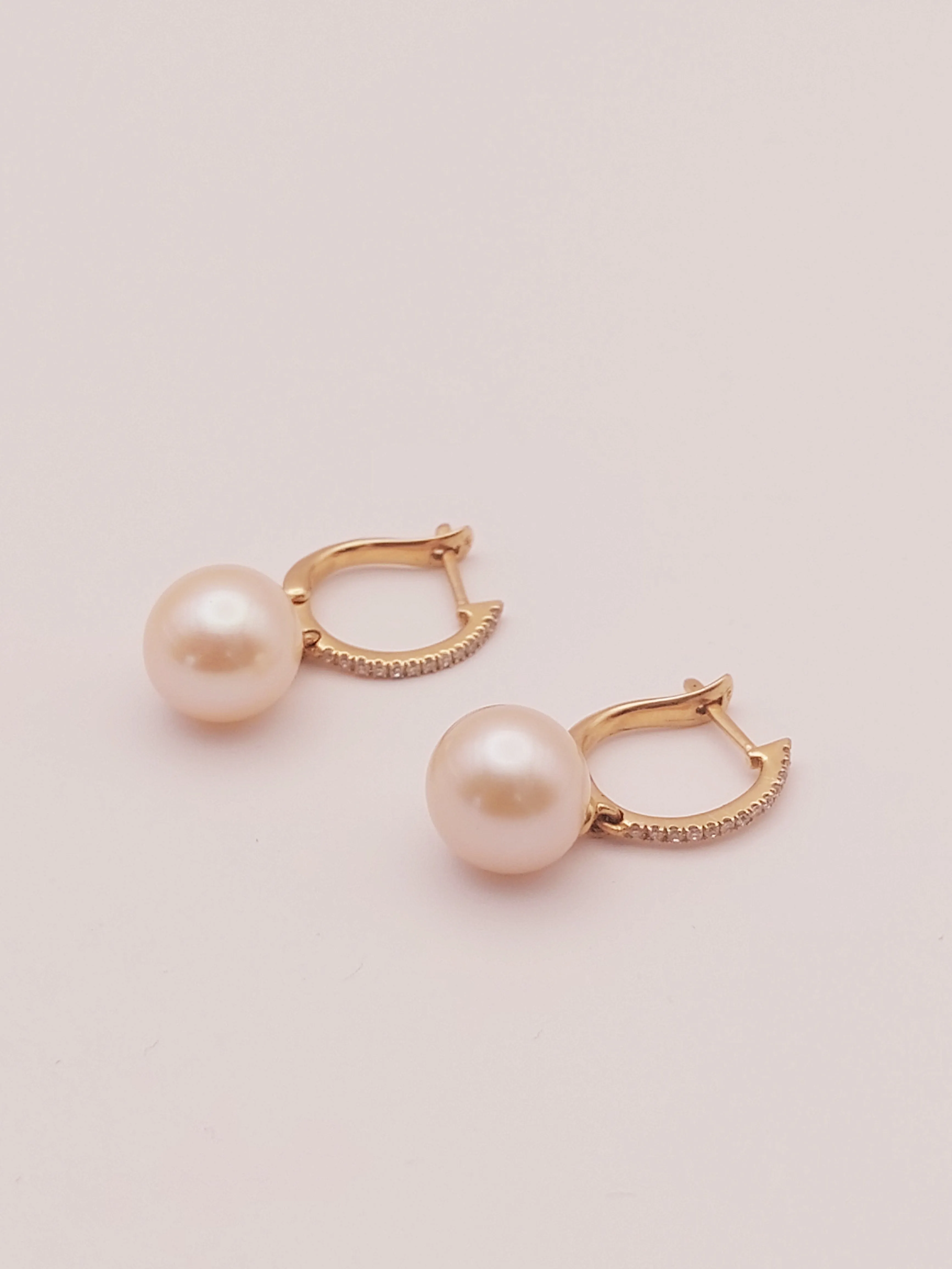 Freshwater Pearl and Diamonds Earrings