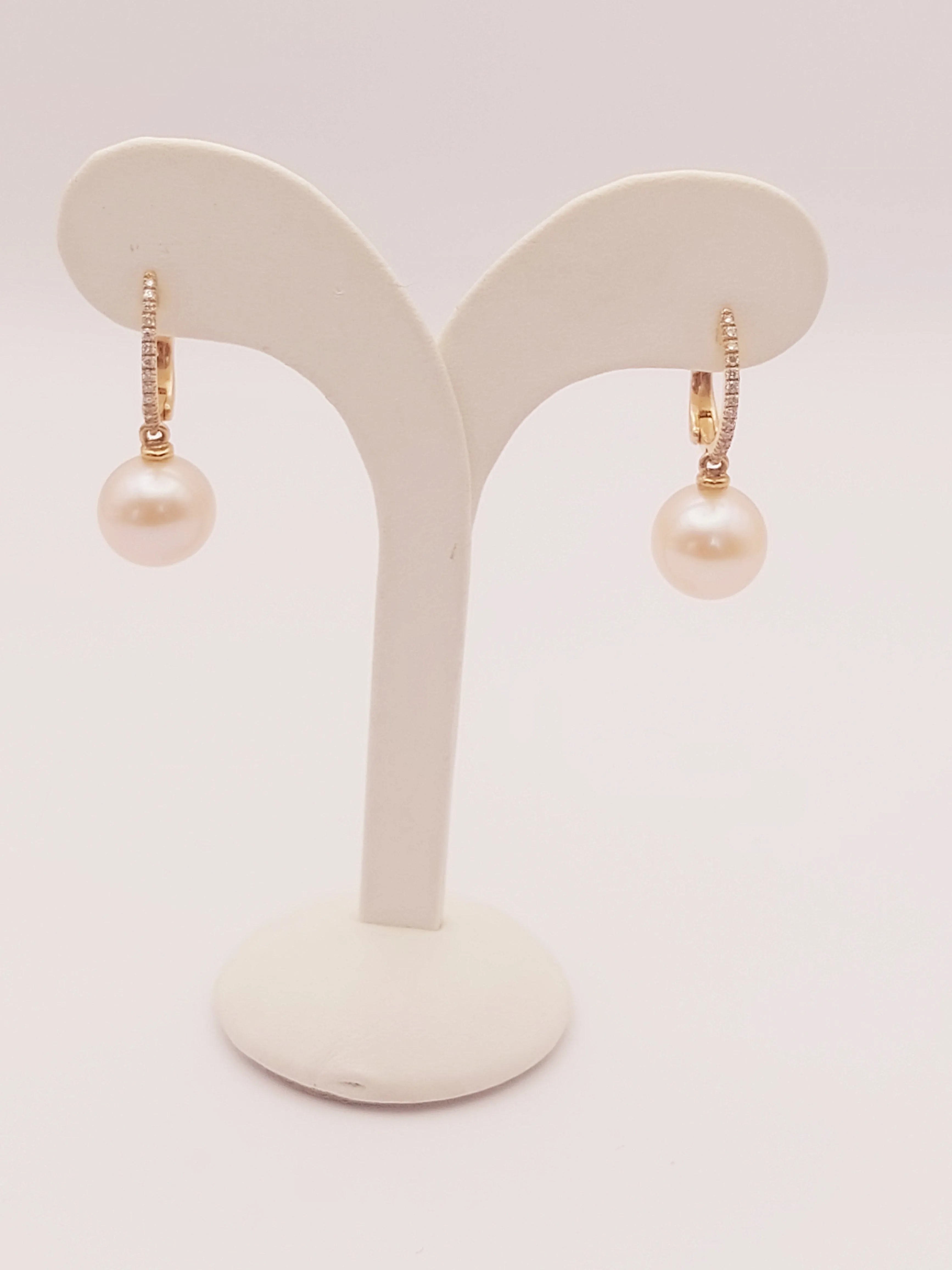 Freshwater Pearl and Diamonds Earrings