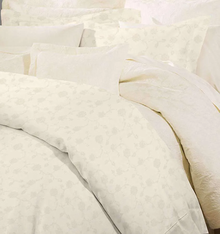 Giza 45 Jacquard Duvet Cover by Sferra