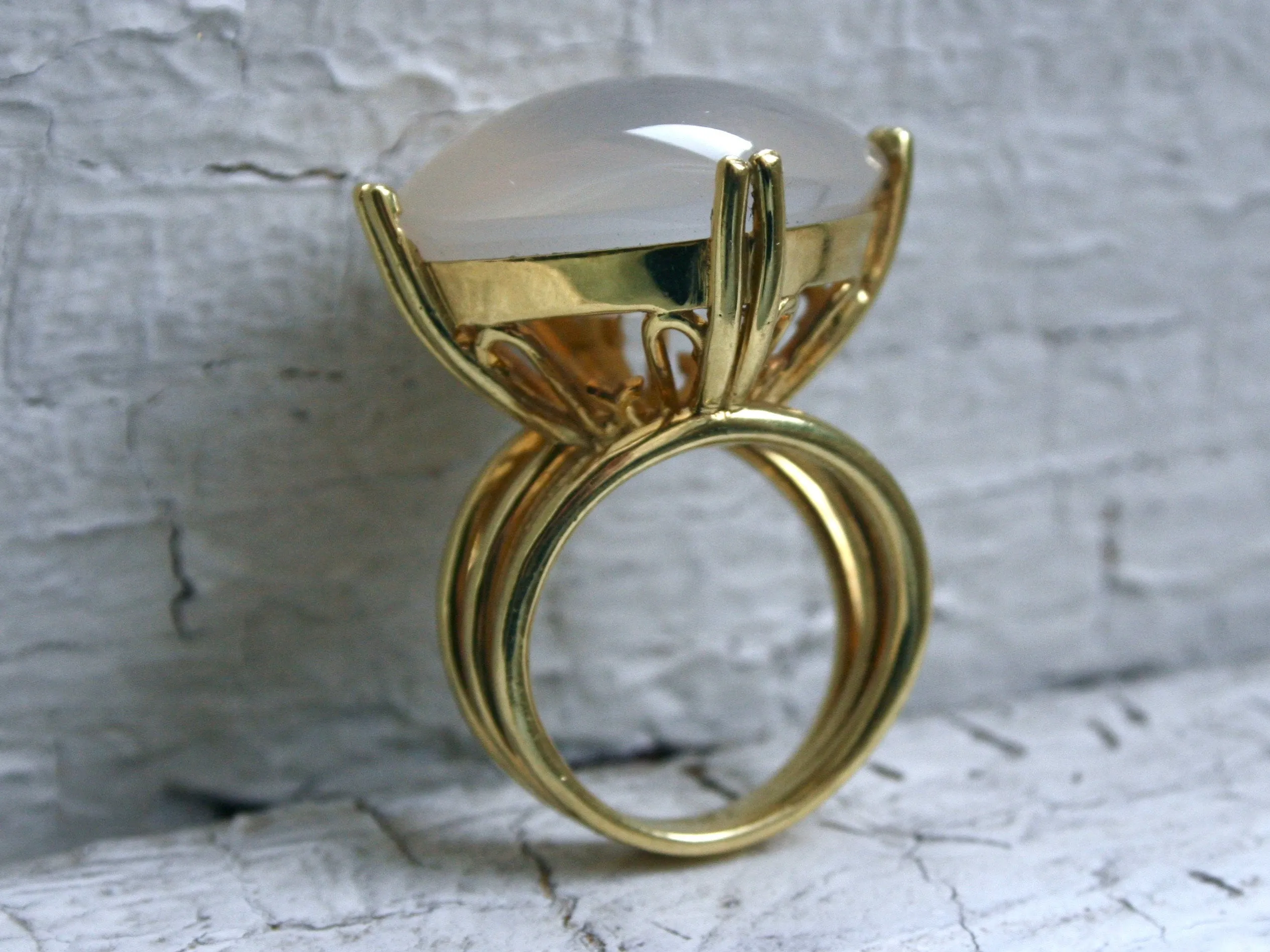 Gorgeous 18K Yellow Gold Lemon Chalcedony Ring Solitaire Ring Engagement Ring - 75ct