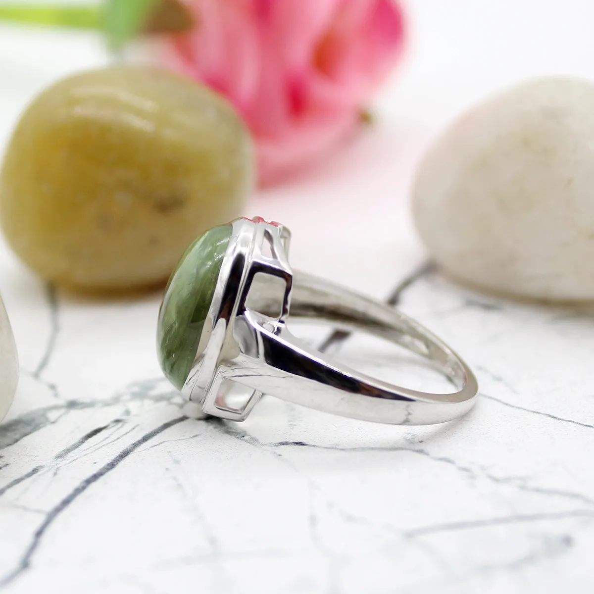 Green Quartz Oval Cabochon Shape Unisex Ring