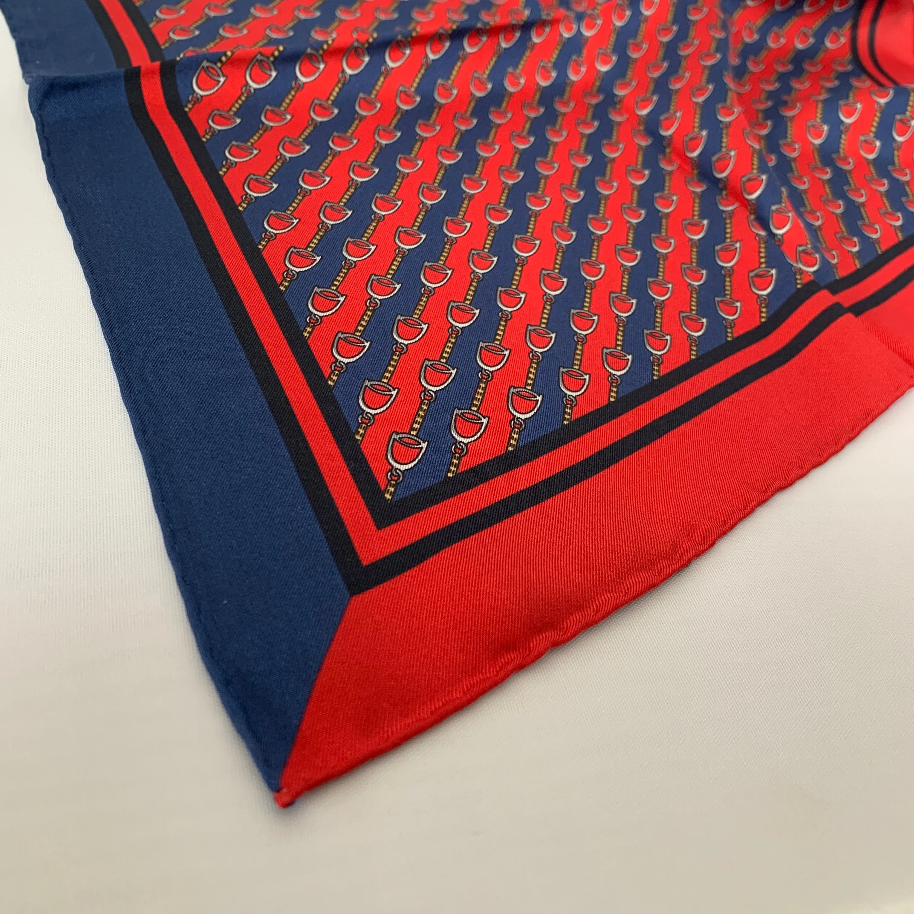 Gucci Two-toned Horse-bit Pocket Square in Red