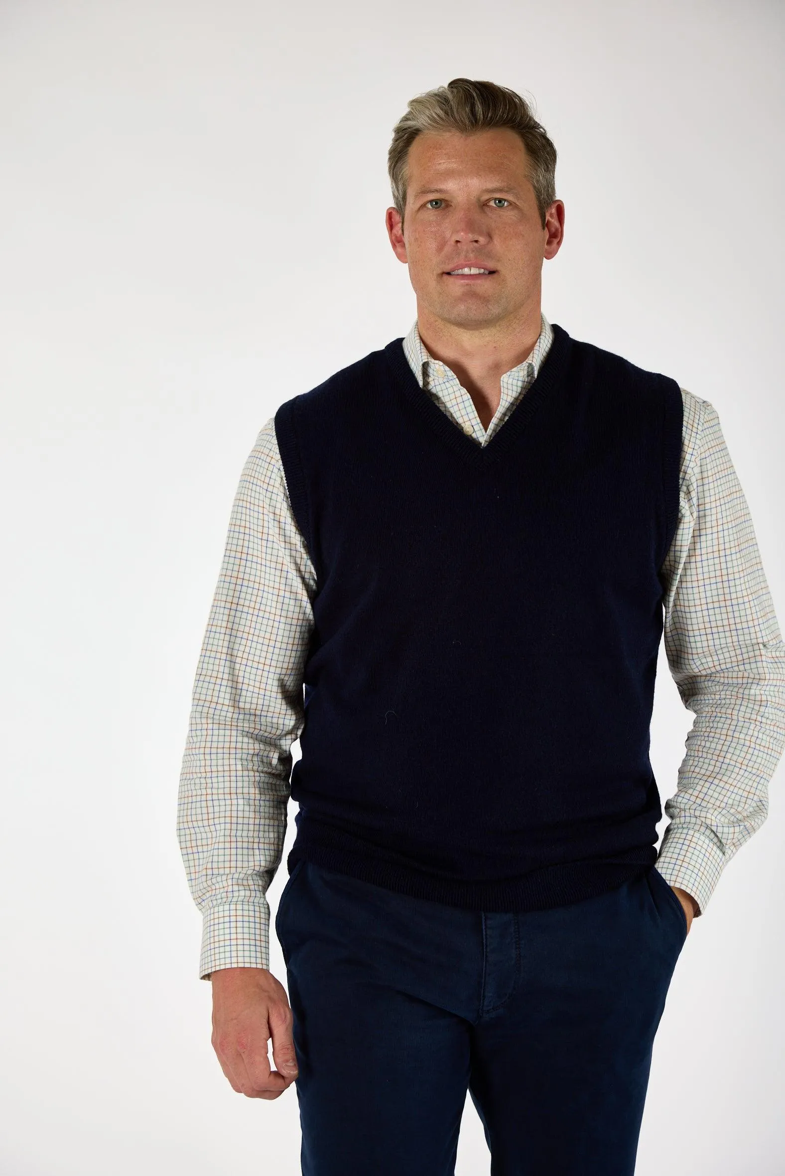Gun Hill Men's Luxury Lambswool V neck Sleeveless sweater