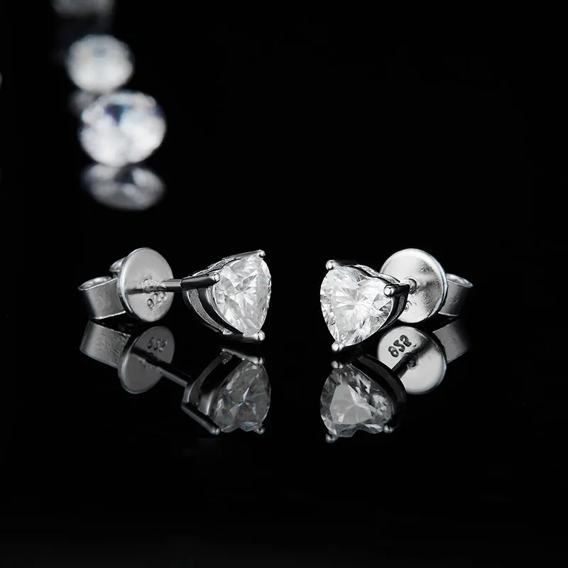 Heart Shaped 1.0Ctw Moissanite Stud Earrings