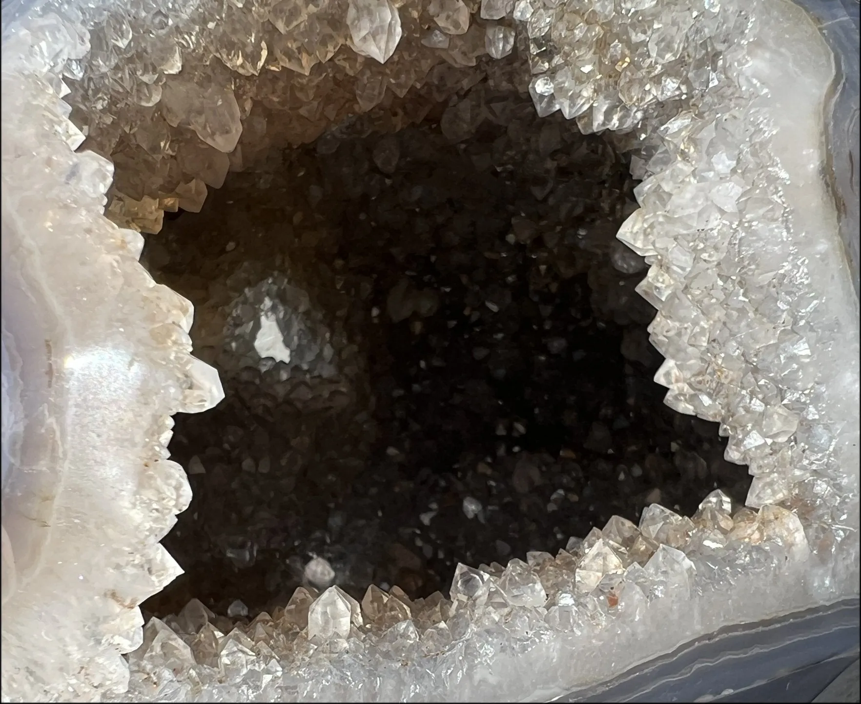 HUGE Agate Geode Crystal Skull with Fantastic Druzy crystals, Dendritic inclusions - 14lbs 8 3/4