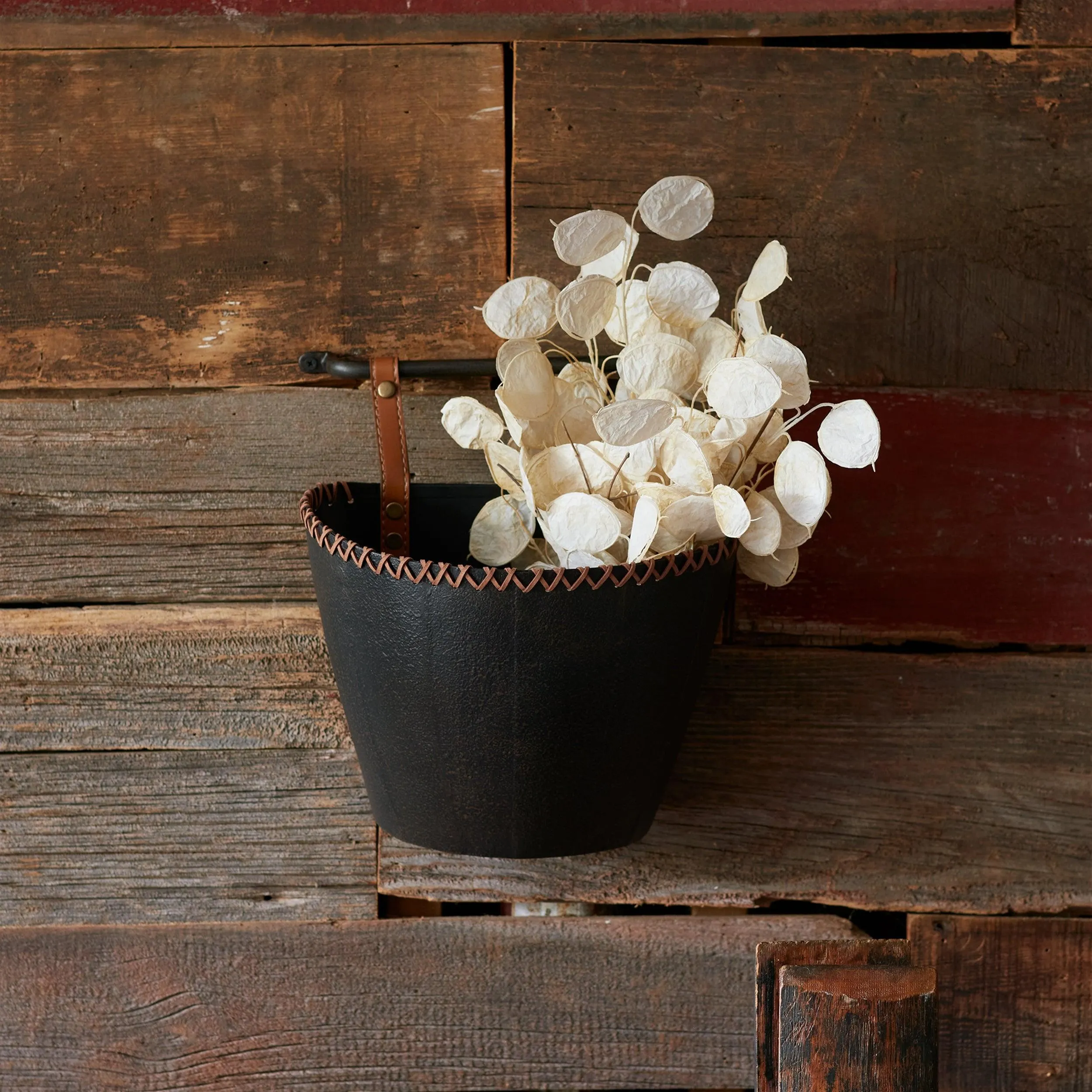 Iron Metal Wall Pocket (Set of 2)