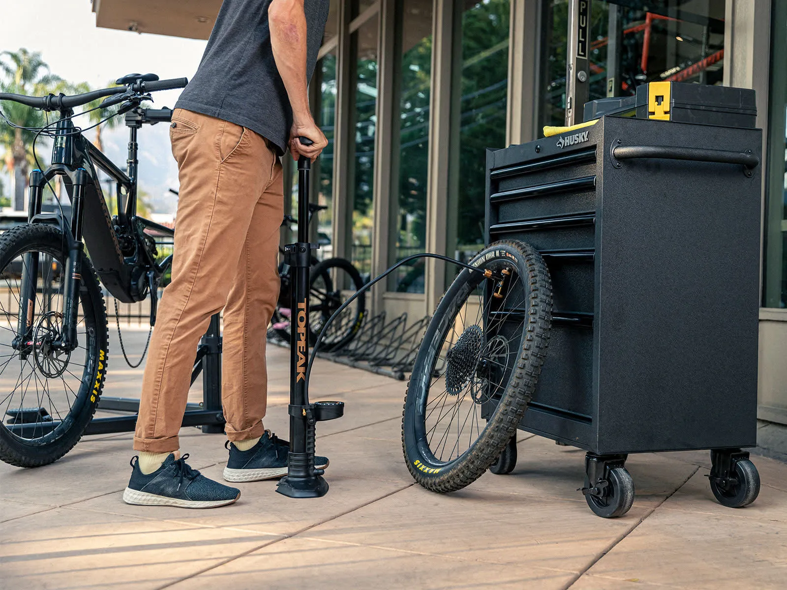 JoeBlow® Tubi 2Stage Floor Pump