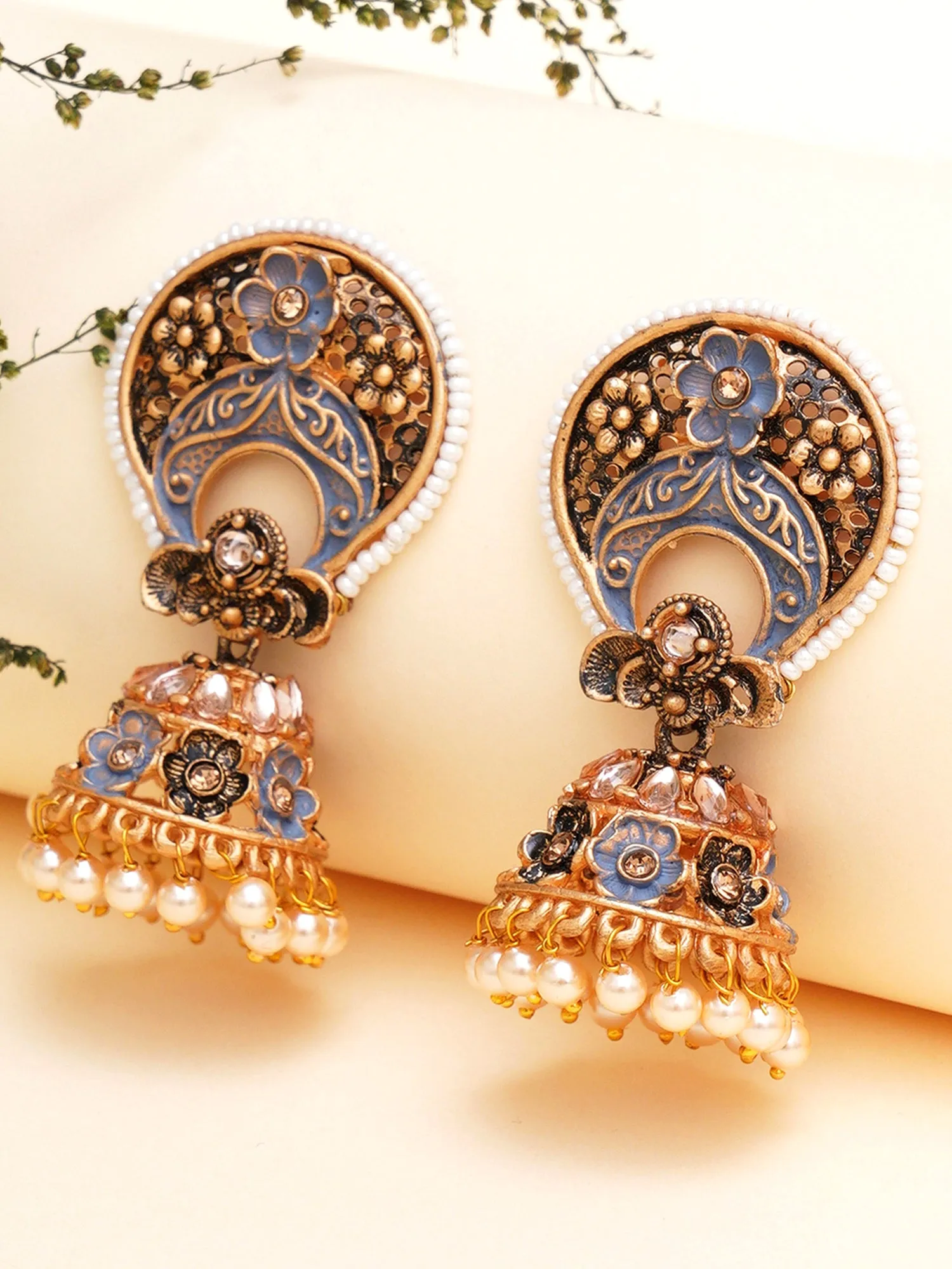 Karatcart Antique Gold Plated White Beaded Grey Floral Jhumki Earrings for Women