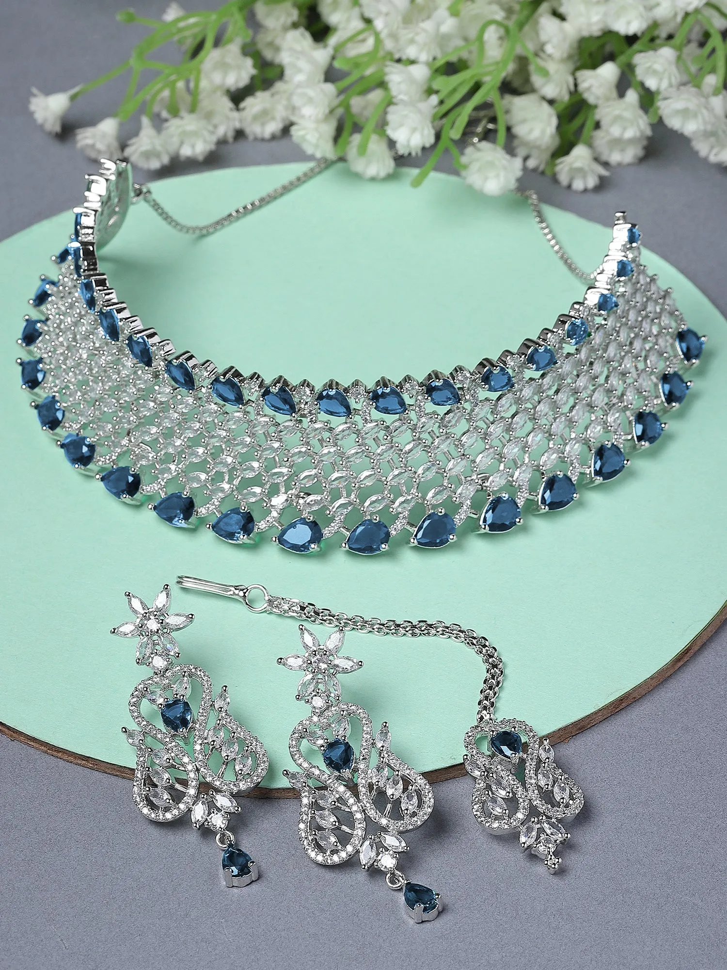Karatcart Blue Cubic Zirconia Silver Plated Choker Necklace Set for Women