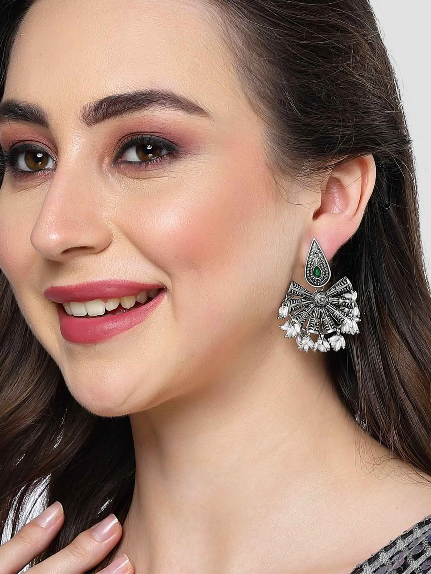 Karatcart Drop Shape Oxidised Silver Green Stone Dangler Earring for Women