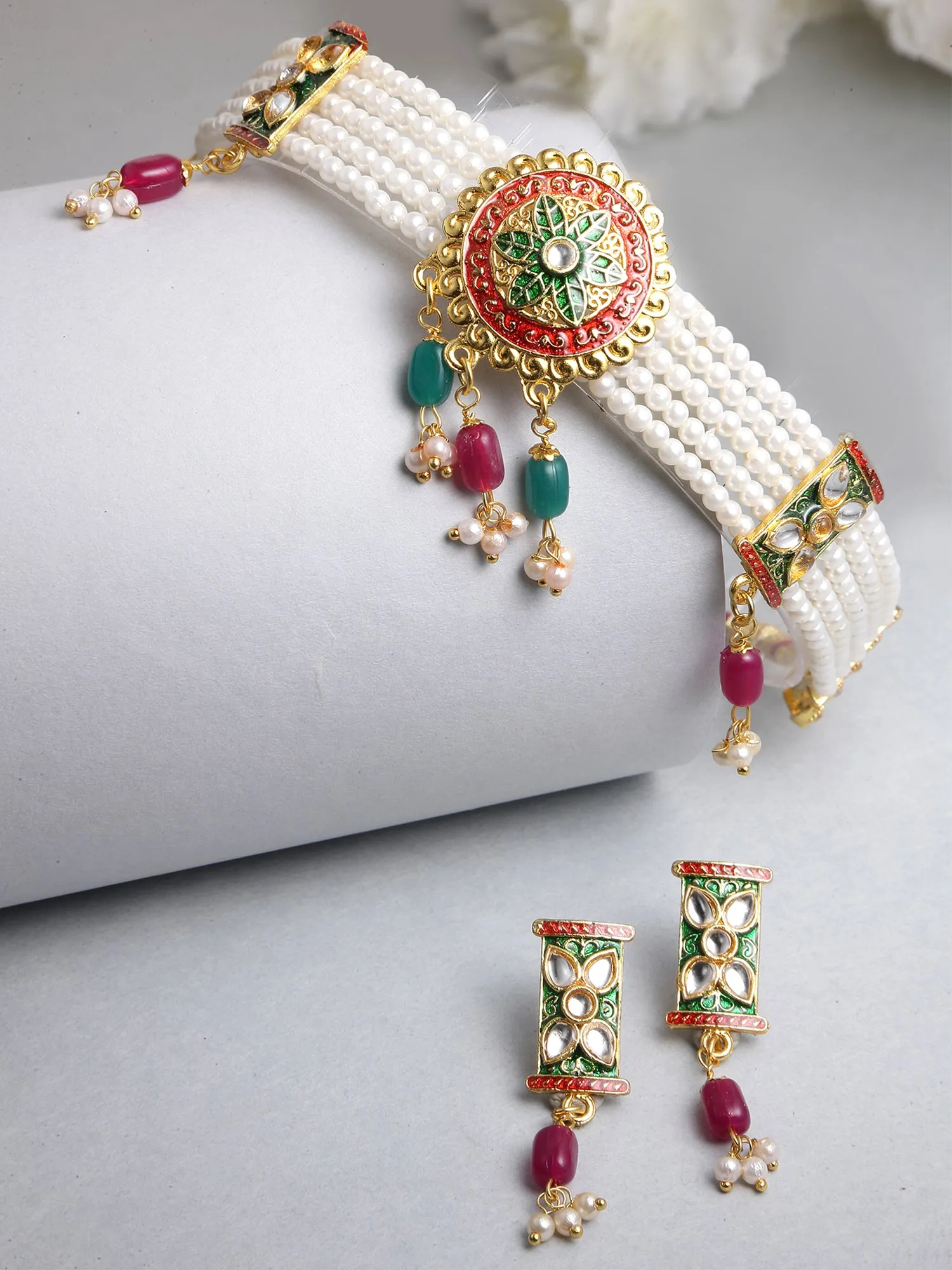 Karatcart Floral Design Gold Plated Red and Green Tumble Studded Pearl Beaded Necklace Set