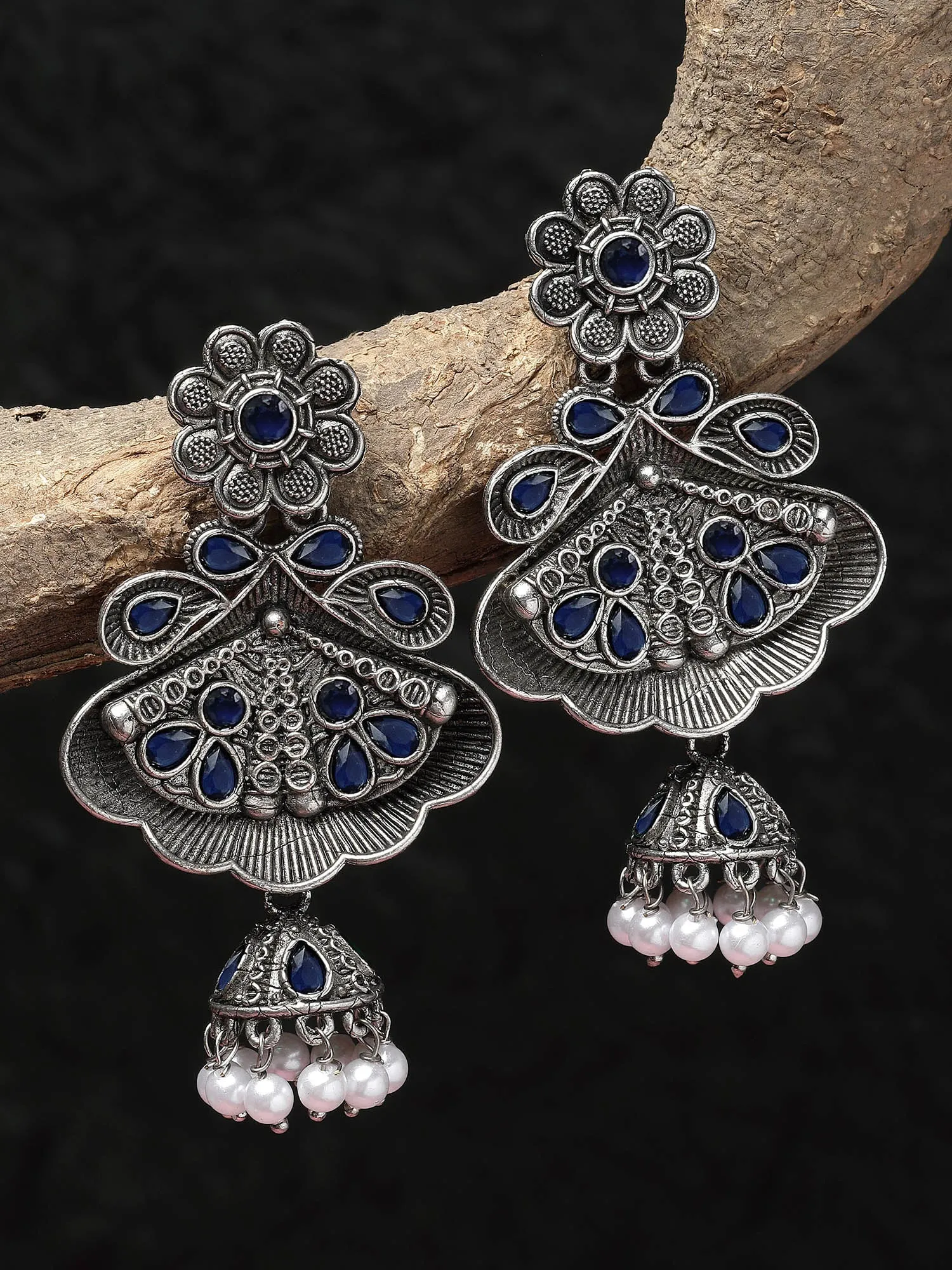 Karatcart Floral Oxidised Silver Blue Stone Dangler Earring for Women